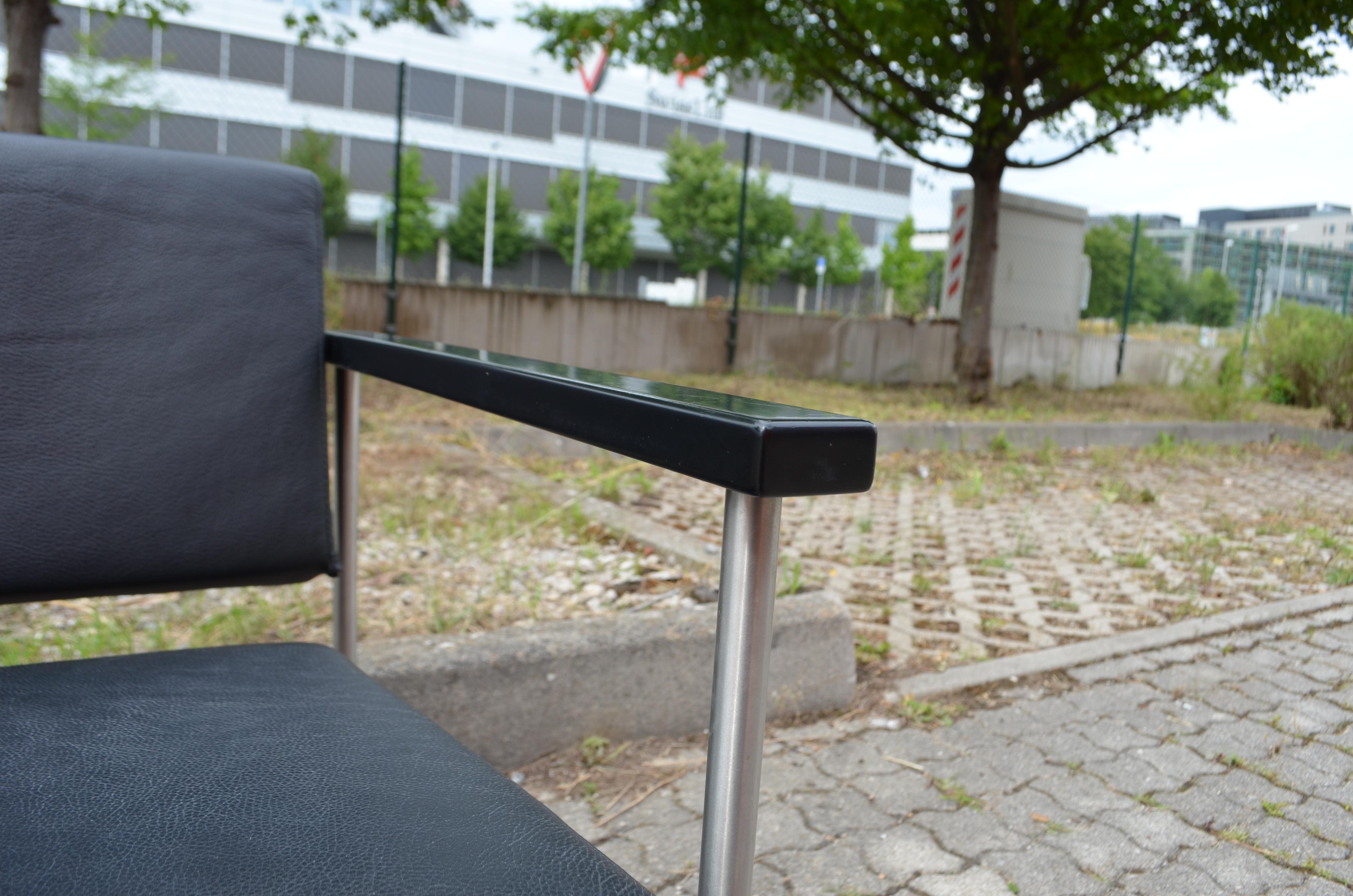 20th Century Hans Gugelot Minimalist Leather Lounge Chair GS1076 Armchair Habit For Sale