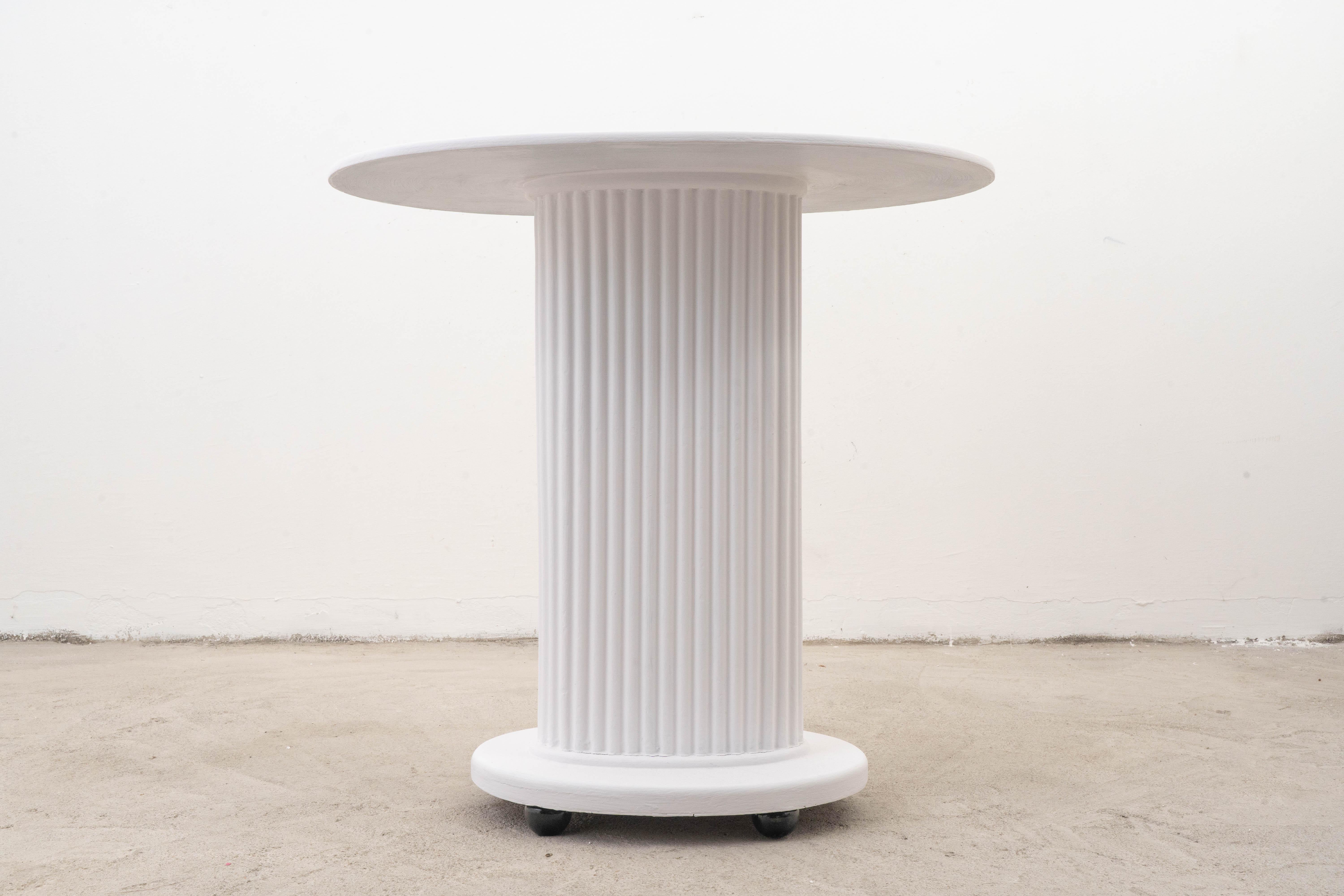 Table ronde Hans Günther Reinstein, Hanover Design vers 1911, exécuté par Österreichische Pressstoff-Möbelgesellschaft, Vienne

Une table ronde rare et historiquement significative, conçue par Hans Günther Reinstein vers 1911 pendant sa période à