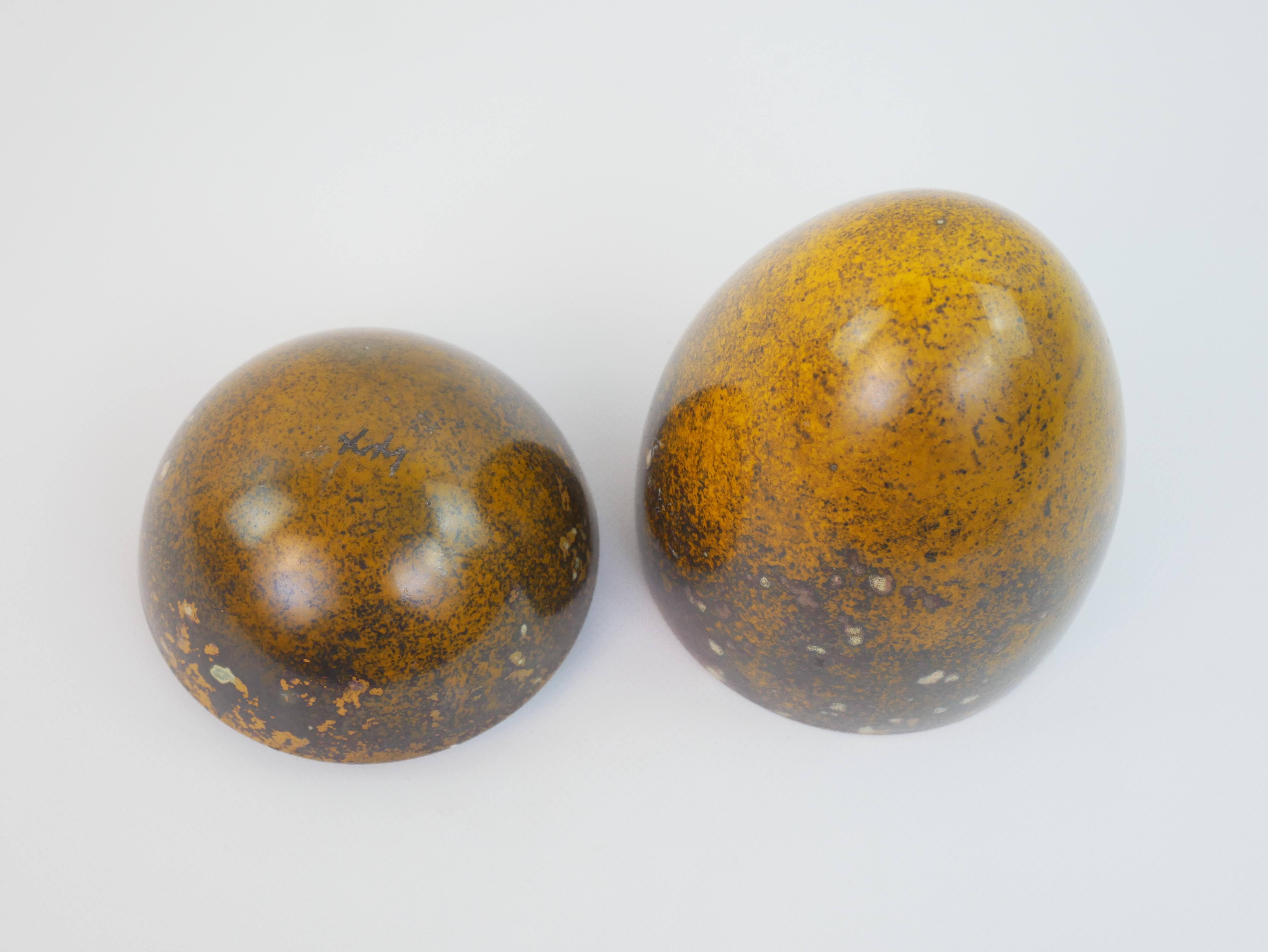 Escultura ocre de cerámica Hans Handberg en forma de caja de huevos hacia 1960 en venta 4