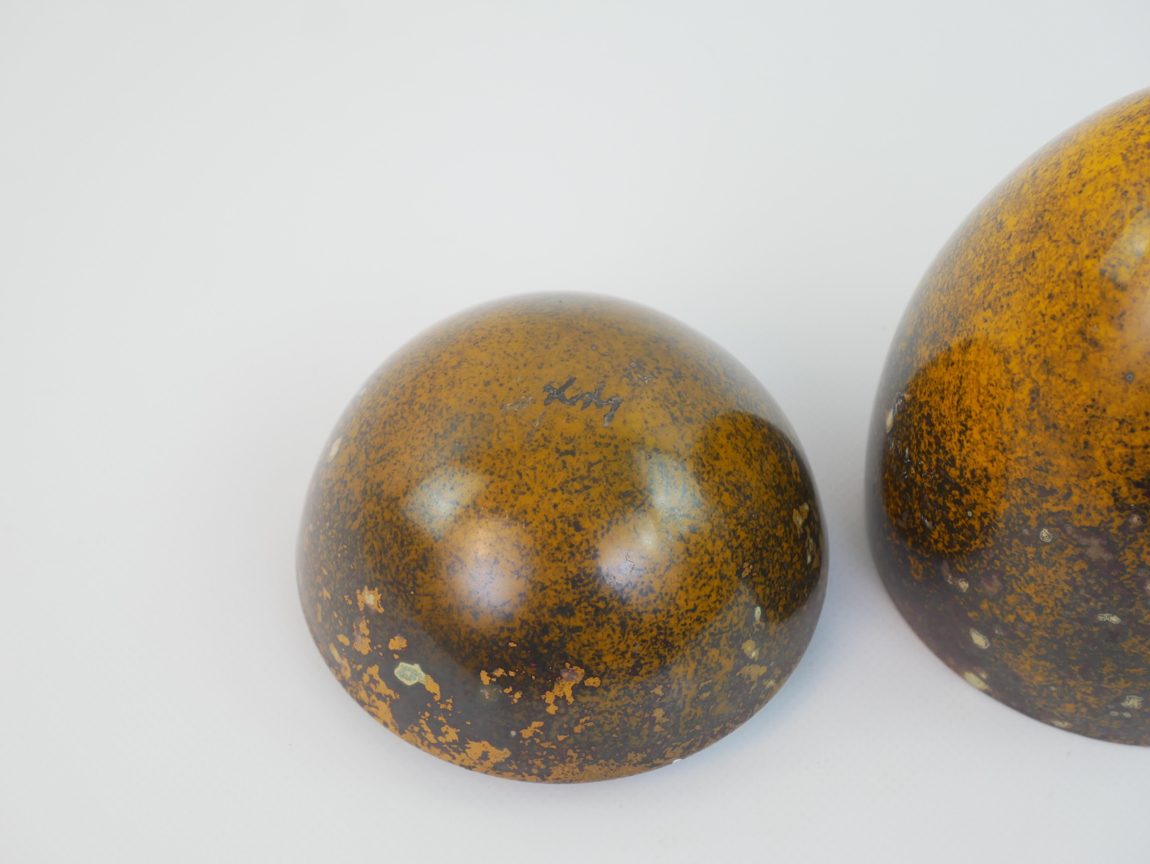 Escultura ocre de cerámica Hans Handberg en forma de caja de huevos hacia 1960 en venta 5