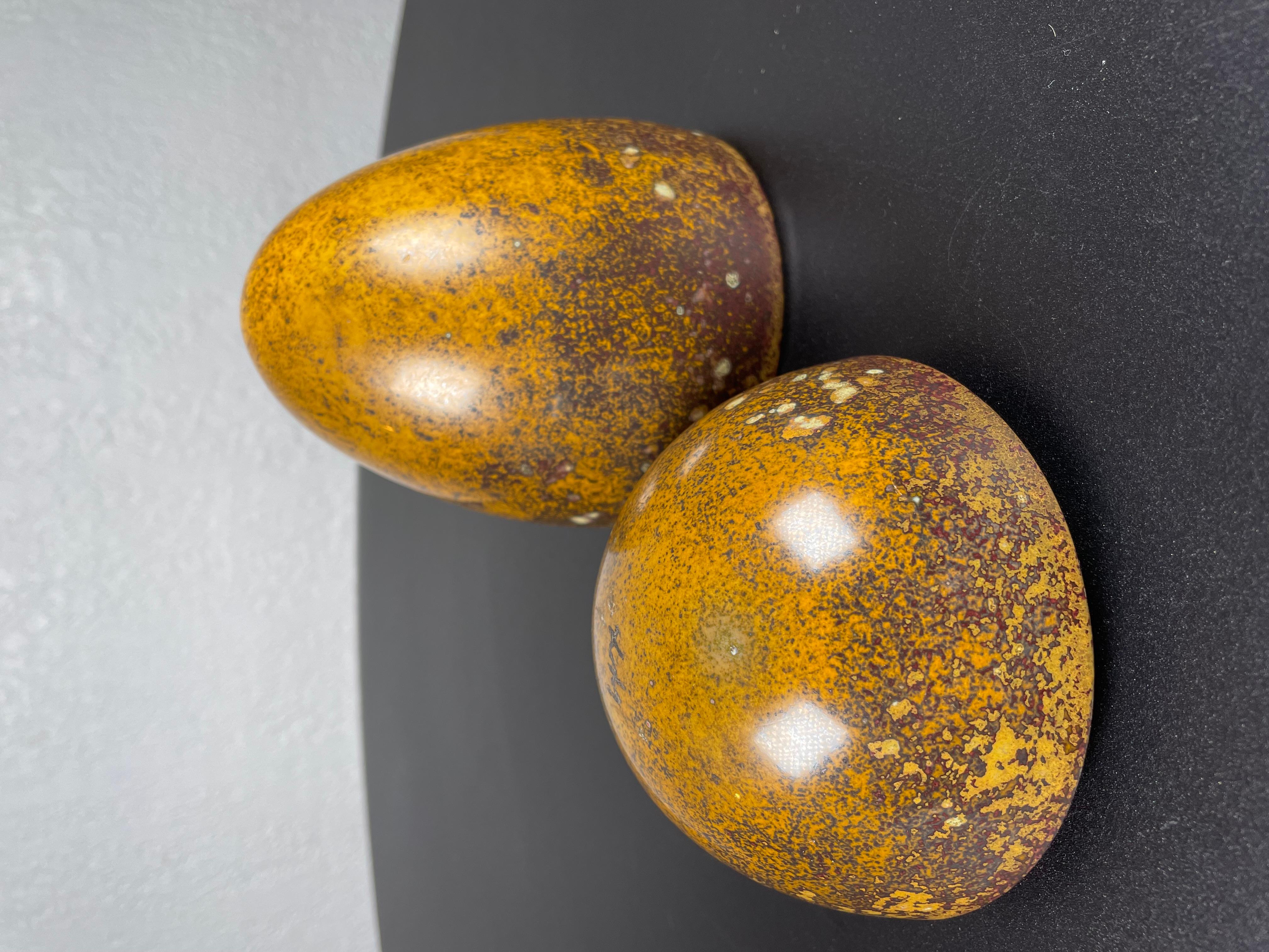 Escultura ocre de cerámica Hans Handberg en forma de caja de huevos hacia 1960 en venta 11