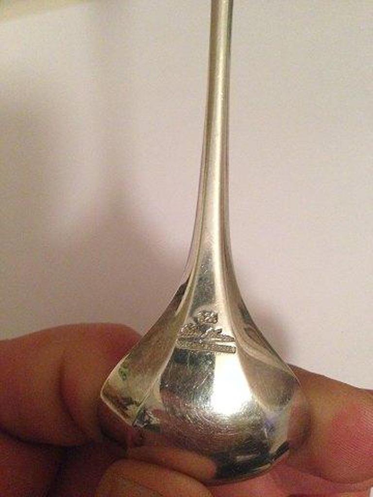 Hans Hansen marmelade spoon by Karl Gustav Hansen. 
 
 Measures 13,2cm /5 2/5