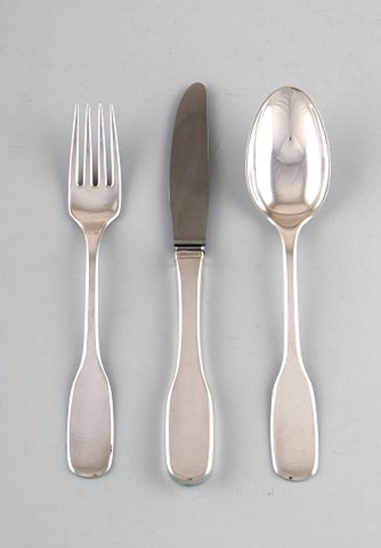 Hans Hansen silver cutlery Susanne in sterling silver.
Complete silver lunch service for six people.
A total of 18 pieces.
Knife measures: 19 cm.
Perfect condition.
Stamped.