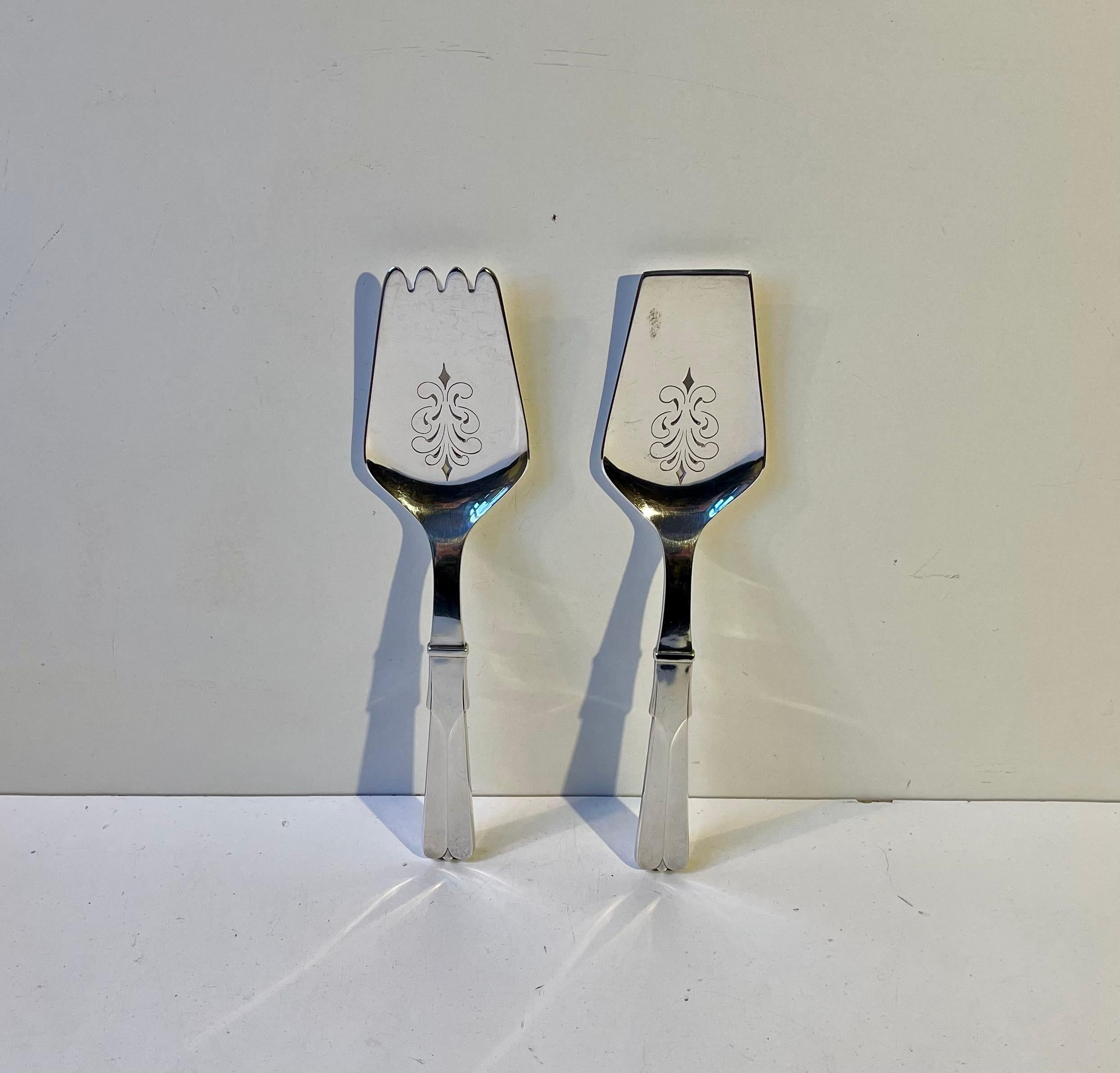 Danish Hans Hansen Silver Fish Serving Set - Dessin no. 7 - 'Arvesølv' For Sale