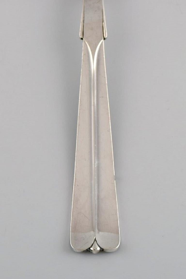 Hans Hansen Silverware No. 7. Art Deco Sauce Spoon in Sterling Silver, 1930s In Excellent Condition For Sale In Copenhagen, DK