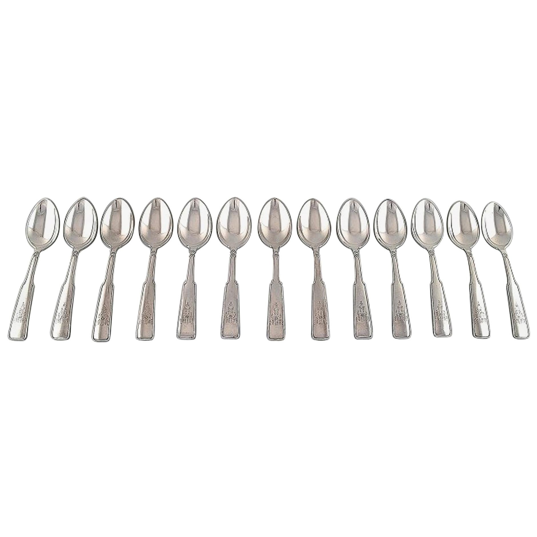 Argenteria Hans Hansen Numero 2, 13 cucchiai da dessert in A. Silver in vendita