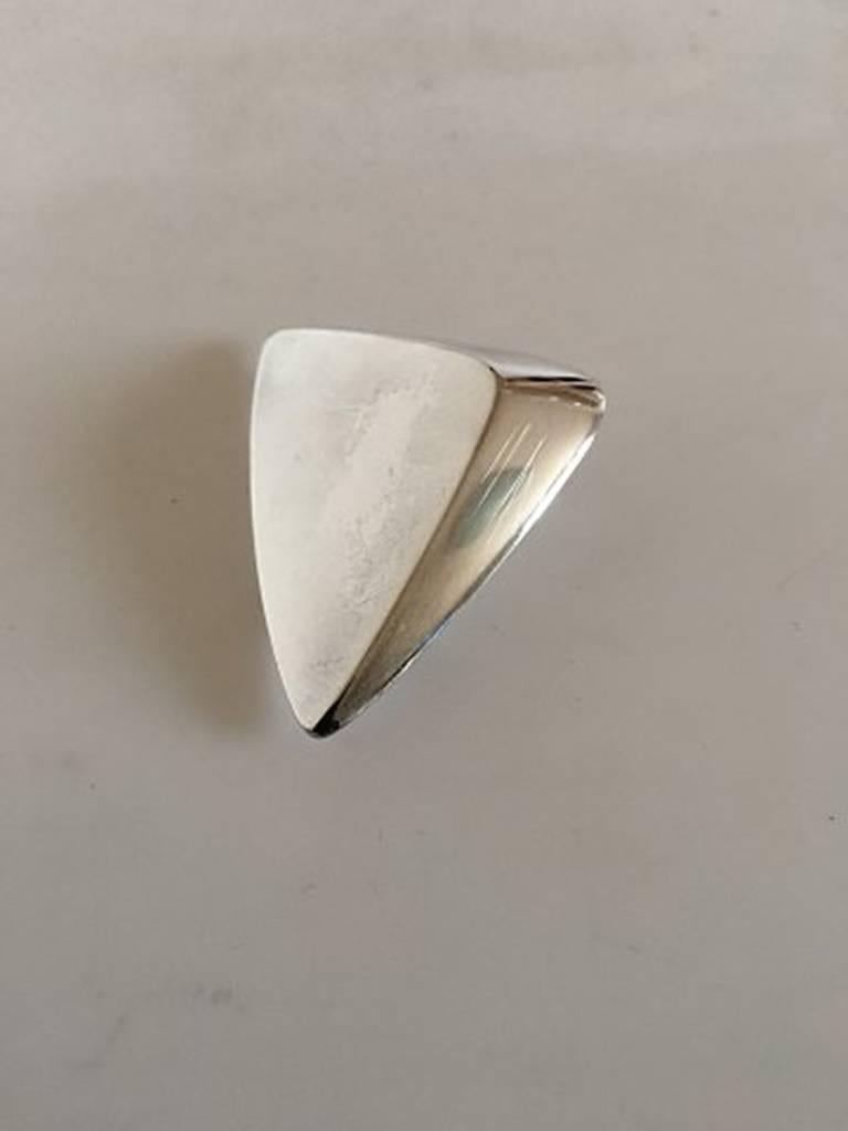 Hans Hansen Sterling Silver Brooch No 116. Measures 6.5 cm x 4.5 cm / 2 9/16 in. x 1 49/64 in. Weighs 26 g / 0.90 oz.