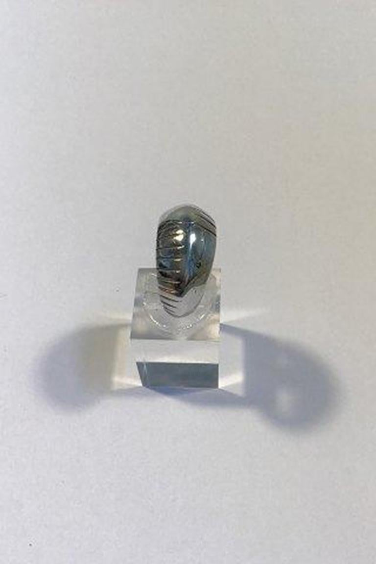 Hans Hansen sterling silver ring No 20 Ring size 57/US 8.

Weight 10.8 gr/0.38 oz.