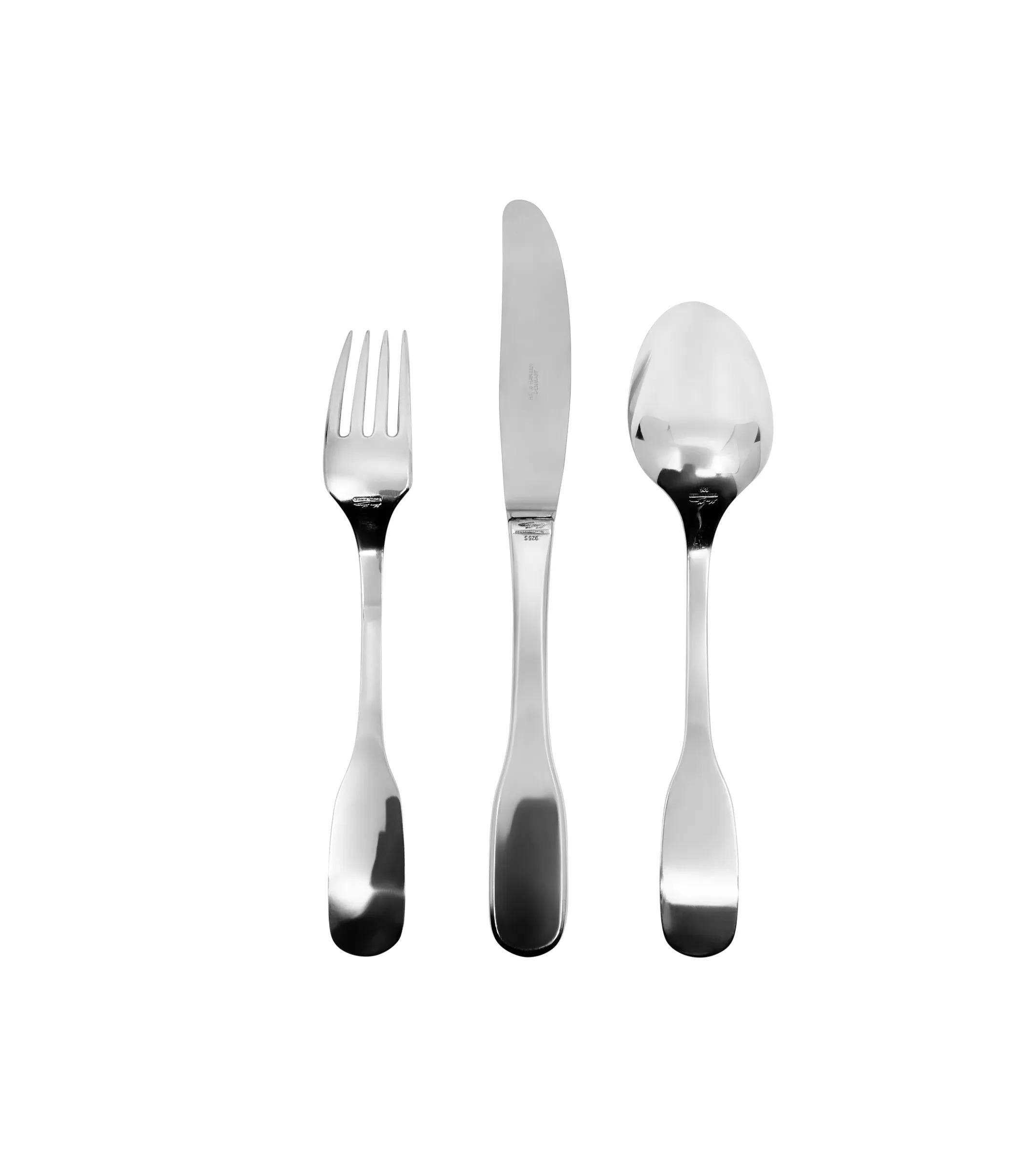 A vintage Hans Hansen 'Susanne' sterling silver cutlery set for six designed by Karl Gustav Hansen. Each piece is handmade in Denmark and bears the hallmark of Hans Hansen Silversmith. Karl Gustav Hansen created three silverware patterns inspired by