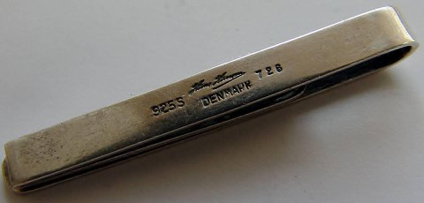Hans Hansen Tie Bar in Sterling Silver No 726. Measures 5.5 cm / 2 11/64 in. and is in good condition. Weighs 10.3 g / 0.36 oz.