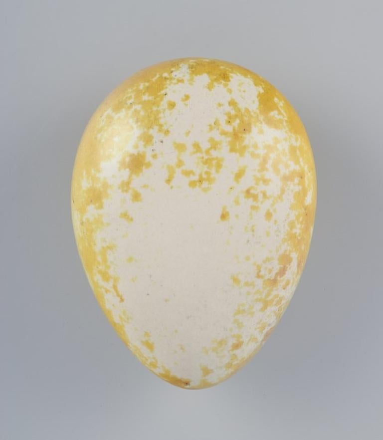 Moderne Hans Hedberg pour Biot, France. Jarre à couvercle en forme d'œuf. Pièce de céramique unique. en vente