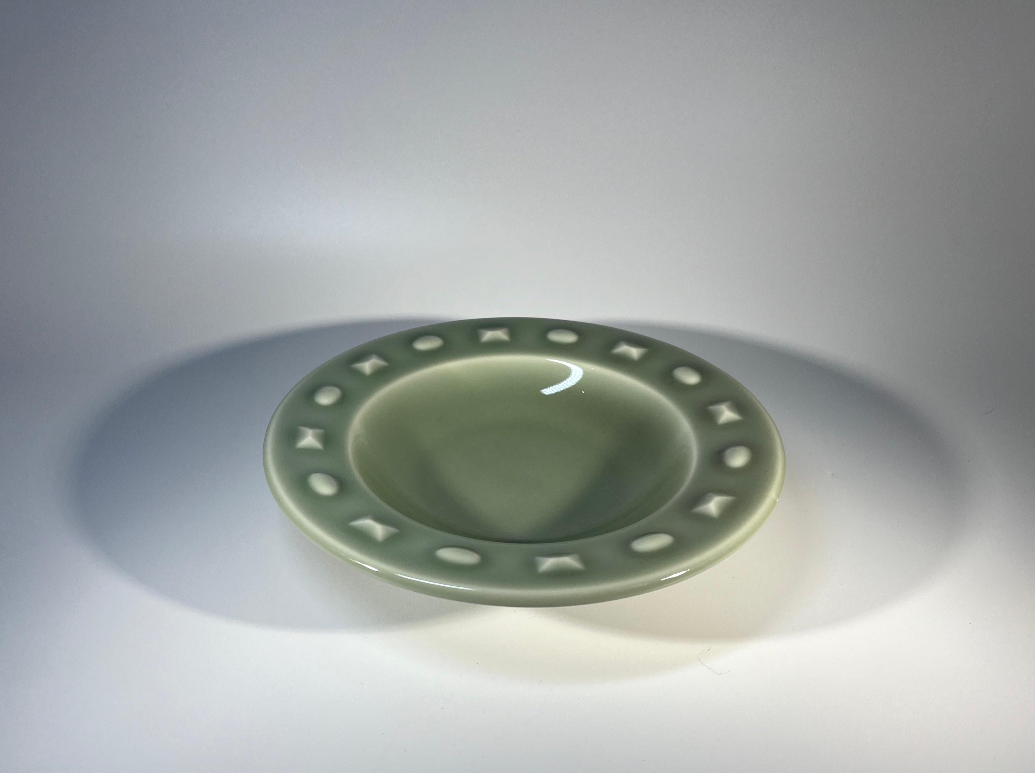 Hans Henrik Hansen For Royal Copenhagen, Celadon Glazed Shallow Dish  #4397 In Excellent Condition For Sale In Rothley, Leicestershire