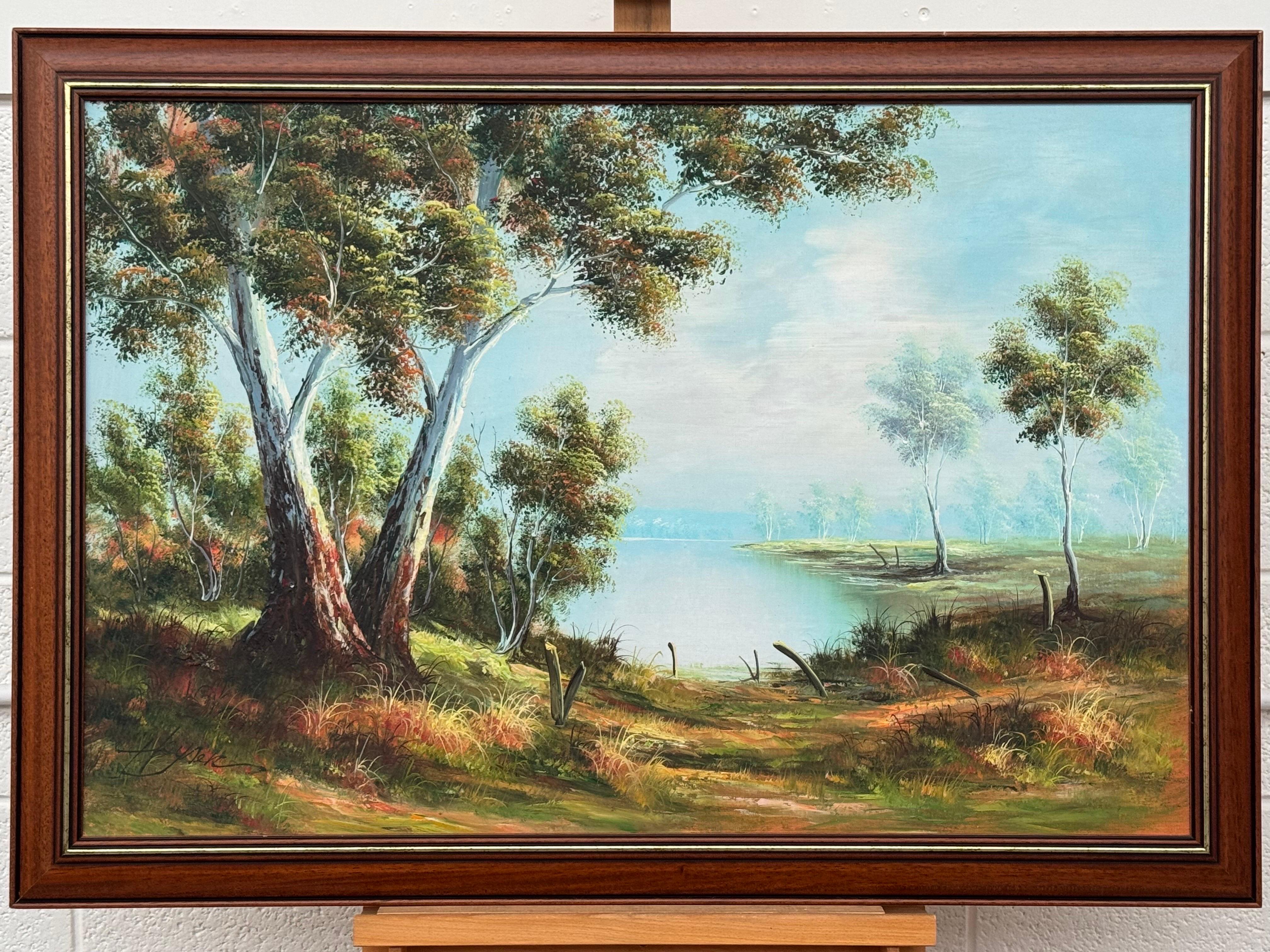 Tranquillo paesaggio australiano con alberi di eucalipto - Vintage 20th Century Art in vendita 8