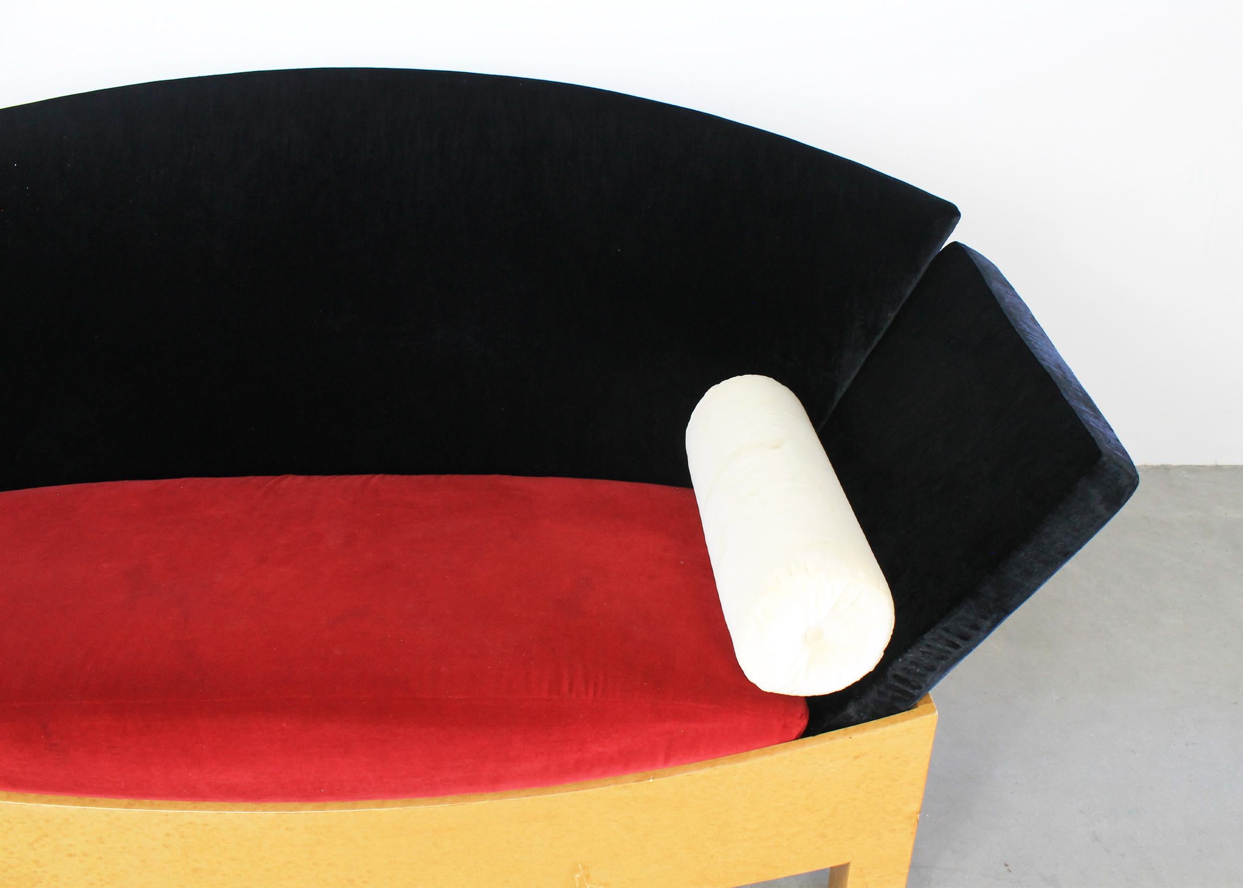 Hans Hollein Mitzi Sofa in Poplar and Wool Cloth by Poltronova 1981  In Good Condition For Sale In Montecatini Terme, IT