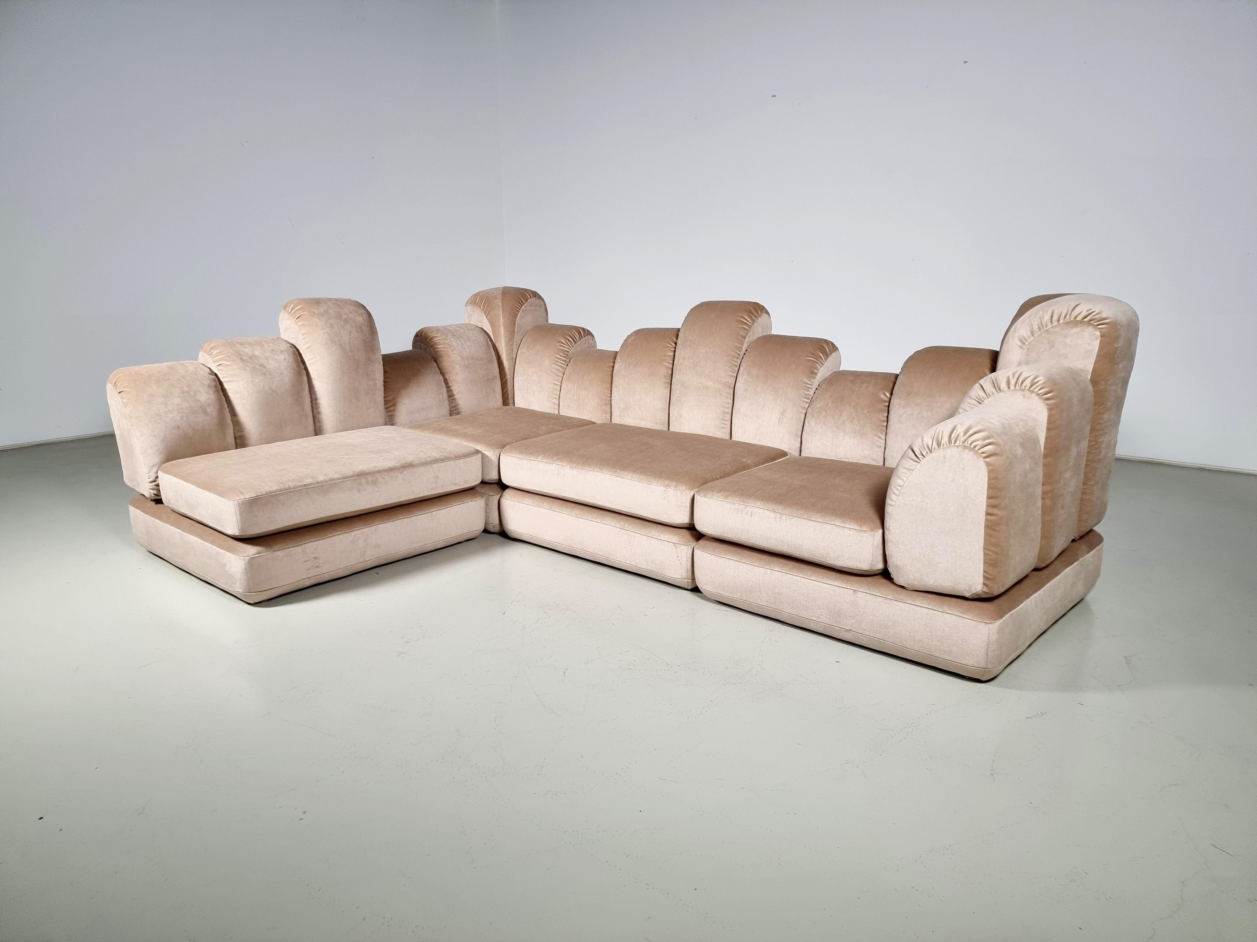Hans Hopfer 'Dromadaire' Sectional Sofa in mohair wool, Roche Bobois, 1970 For Sale 1