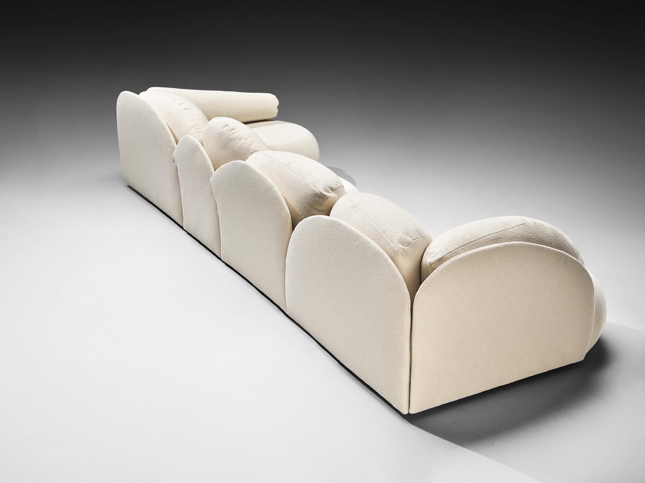 Hans Hopfer per Roche Bobios Divano Croissant postmoderno in tessuto bianco sporco in vendita 3