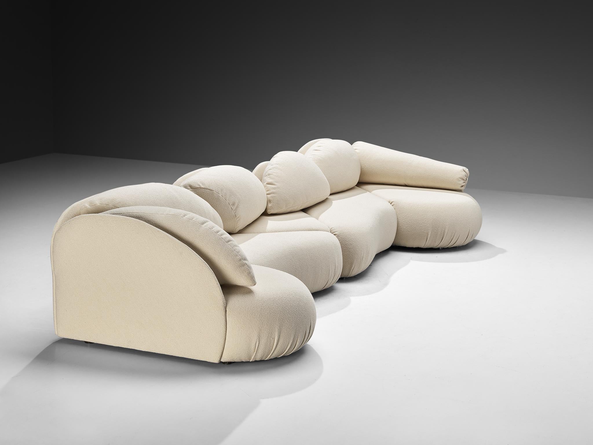 Hans Hopfer per Roche Bobios Divano Croissant postmoderno in tessuto bianco sporco In condizioni buone in vendita a Waalwijk, NL