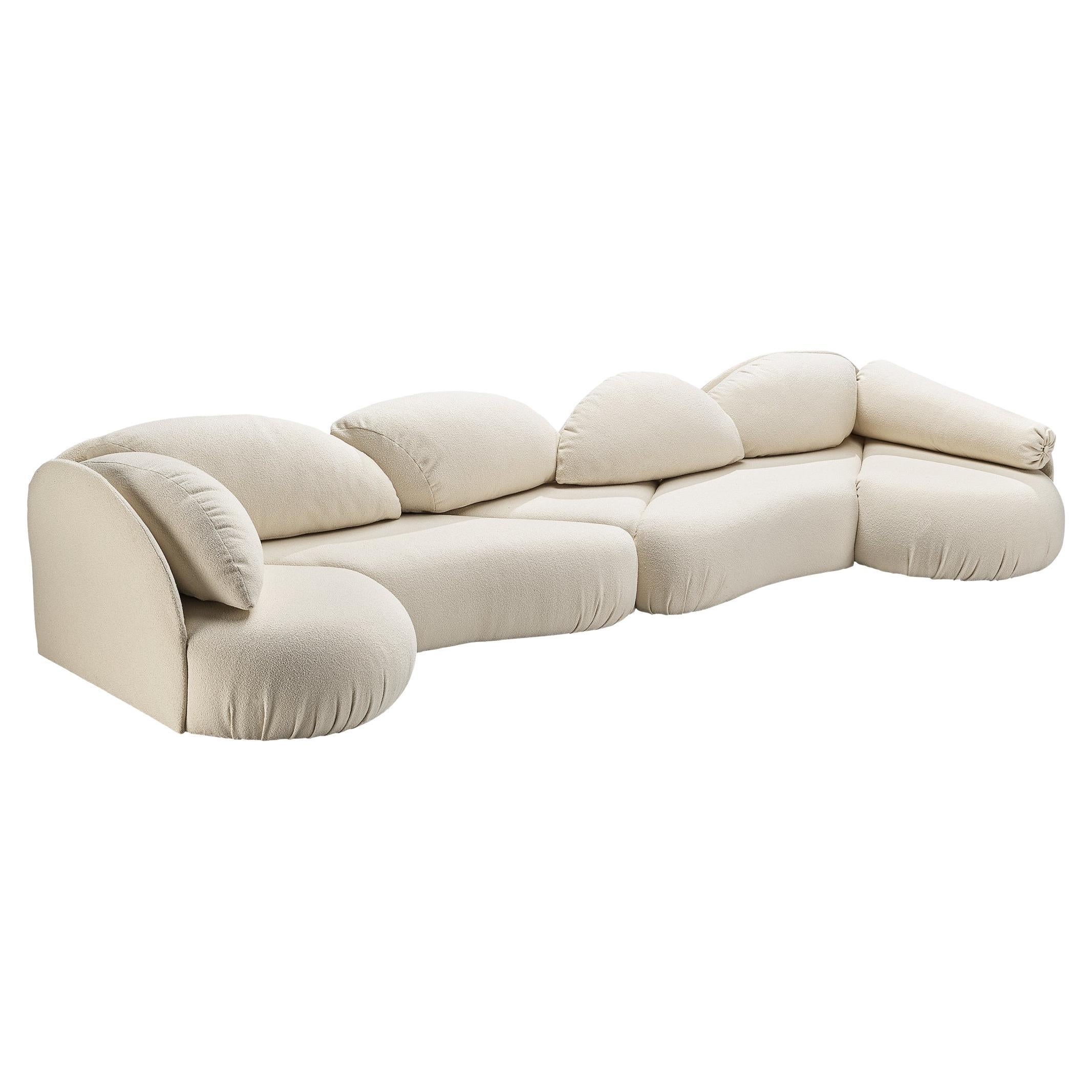 Hans Hopfer per Roche Bobios Divano Croissant postmoderno in tessuto bianco sporco in vendita