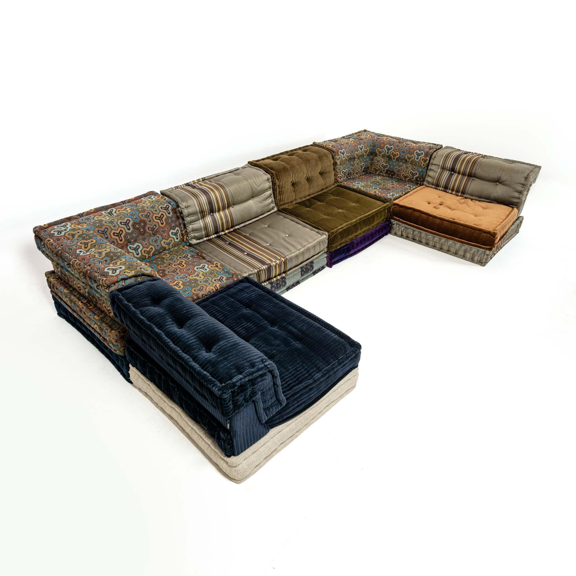 Italian Hans Hopfer for Roche Bobois Mah-Jong 18 pieces Sofa in Kenzo Takada Fabric