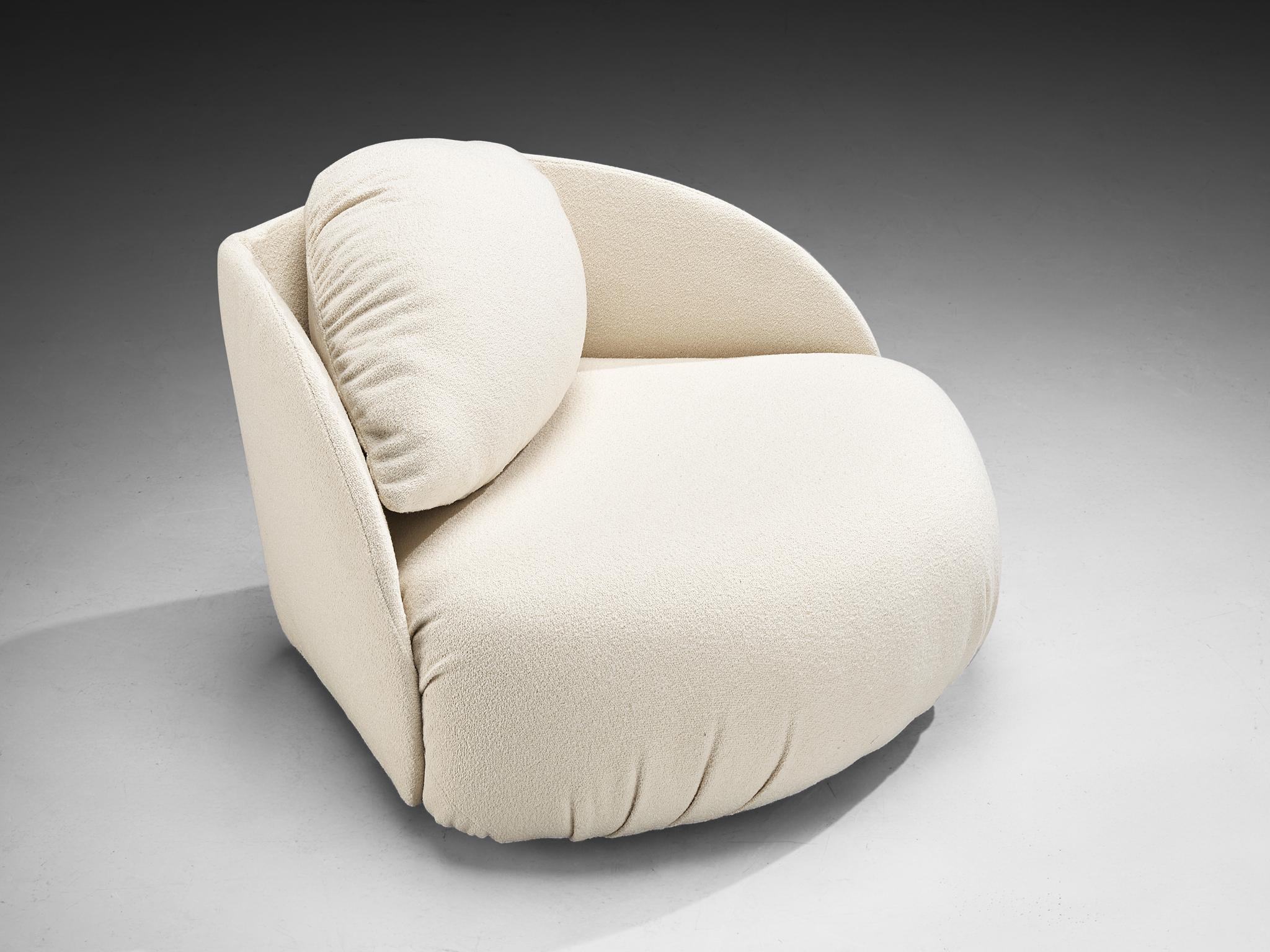 Hans Hopfer pour Roche Bobois, chaise longue, tissu retapissé, France, fin des années 1970 

Cette imposante chaise longue, qui fait partie du canapé 
