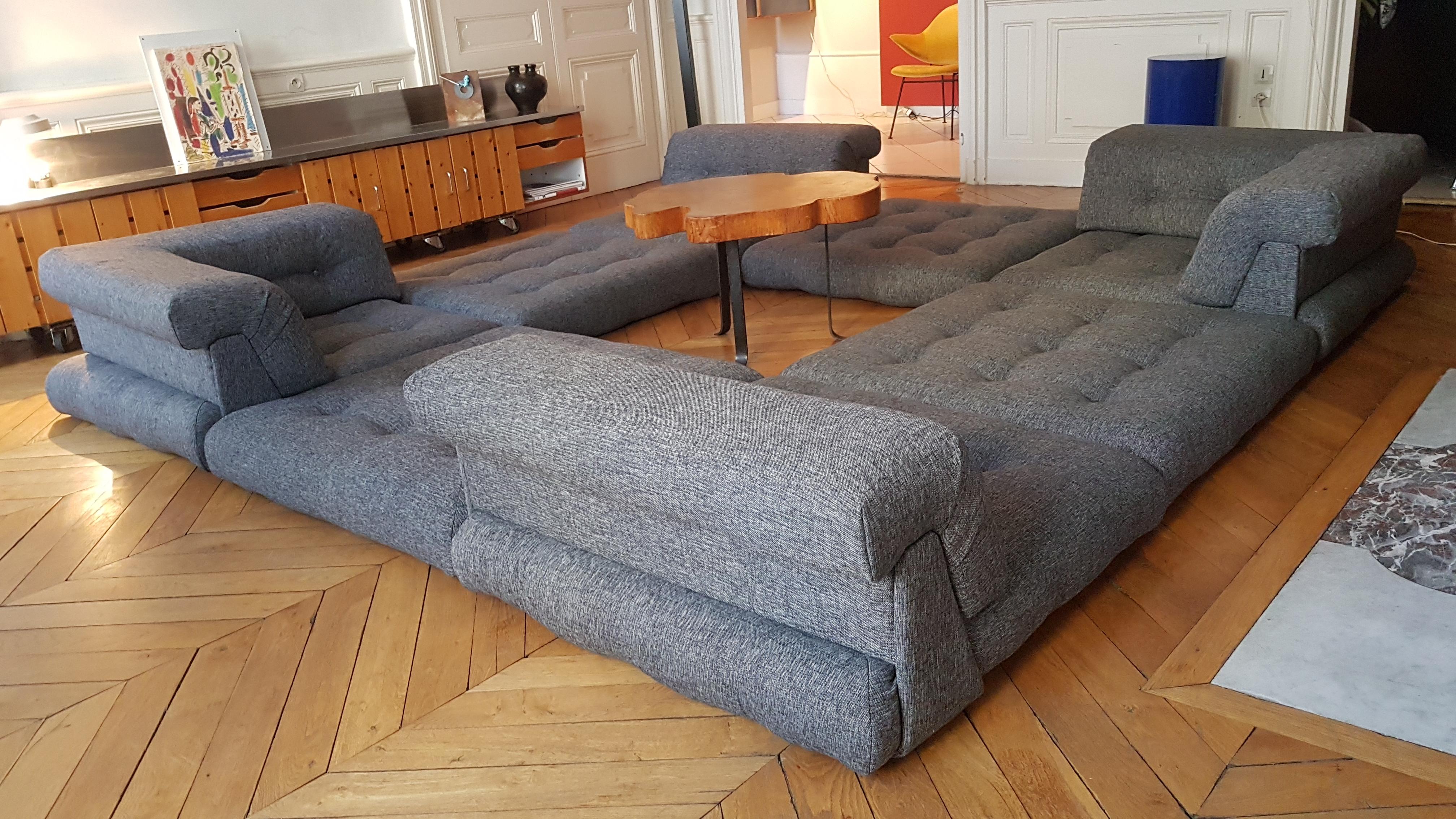 Hans Hopfer mahjong sofa from 1970. Exceptional sofa very design this component of eight seat cushions and four folders all in perfect excellent condition. The canvas is new in anthracite gray color. Original fully modular sofa mingling with all