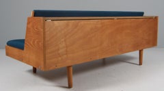 Hans J. Wegner 1950s Danish Modern Daybed "Ge-258" Made at GETAMA