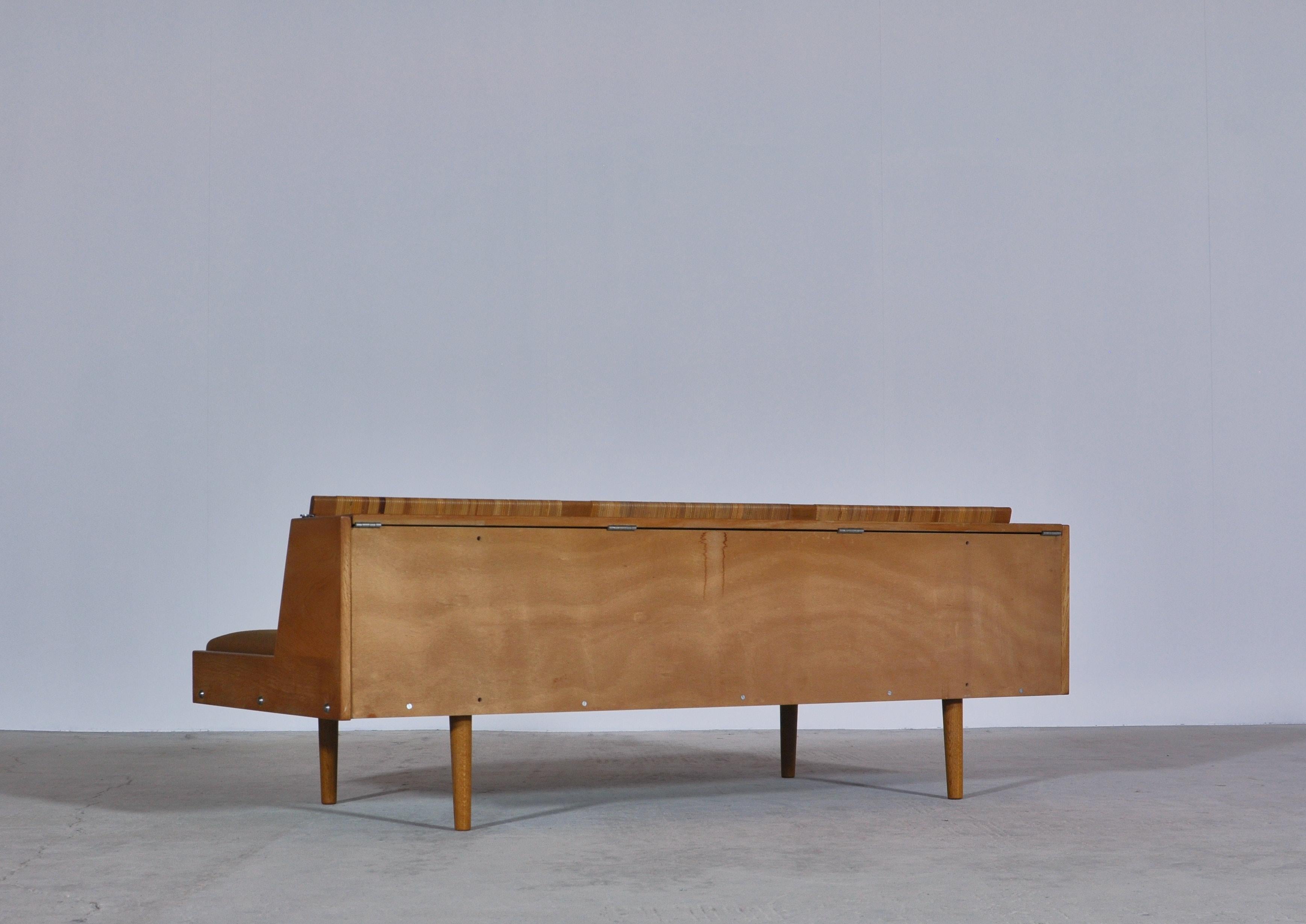 Hans J. Wegner 1950s Danish Modern Daybed in Oak and Rattan 
