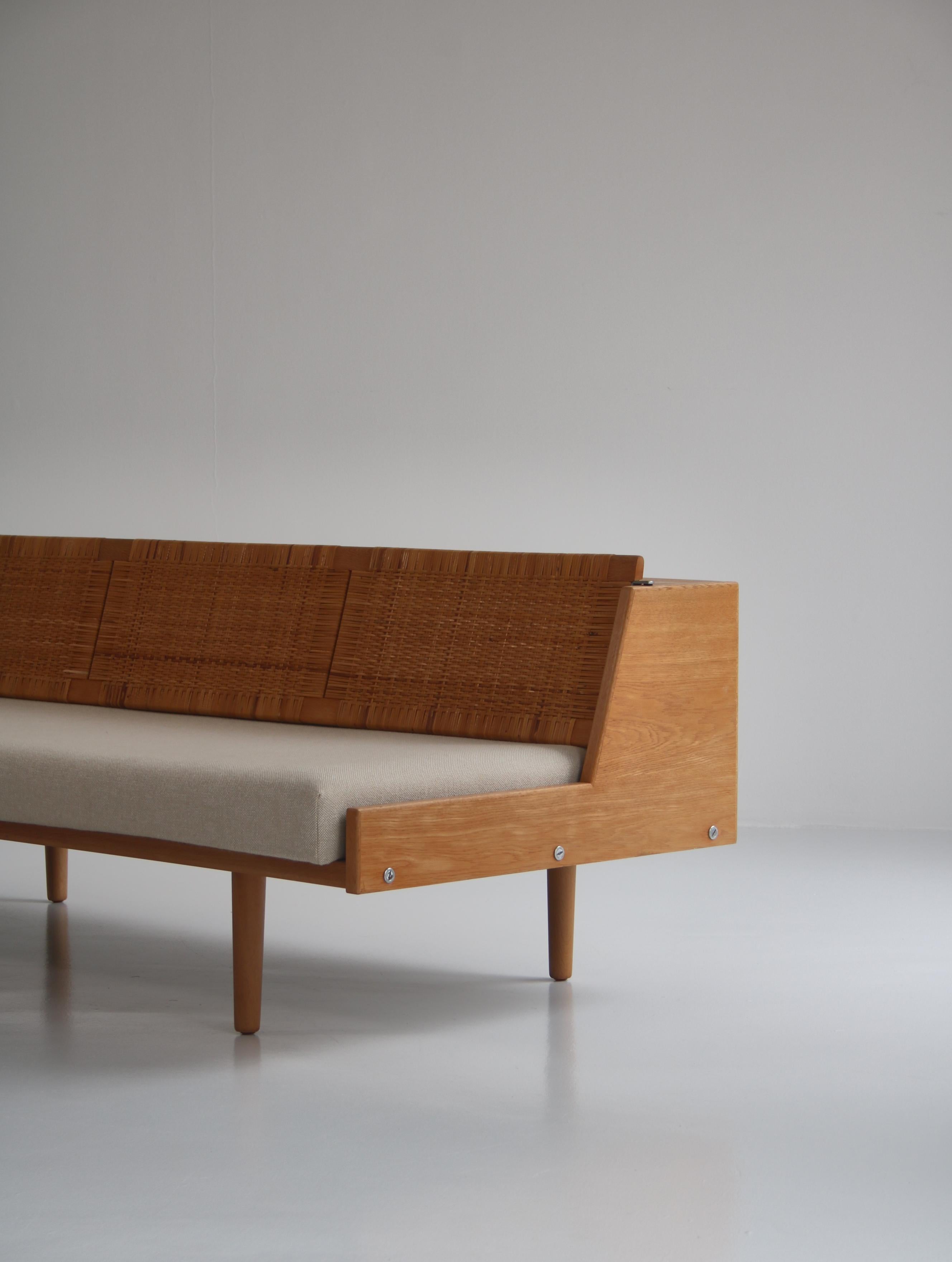 Hans J. Wegner 1950s Danish Modern Daybed in Oak and Rattan 