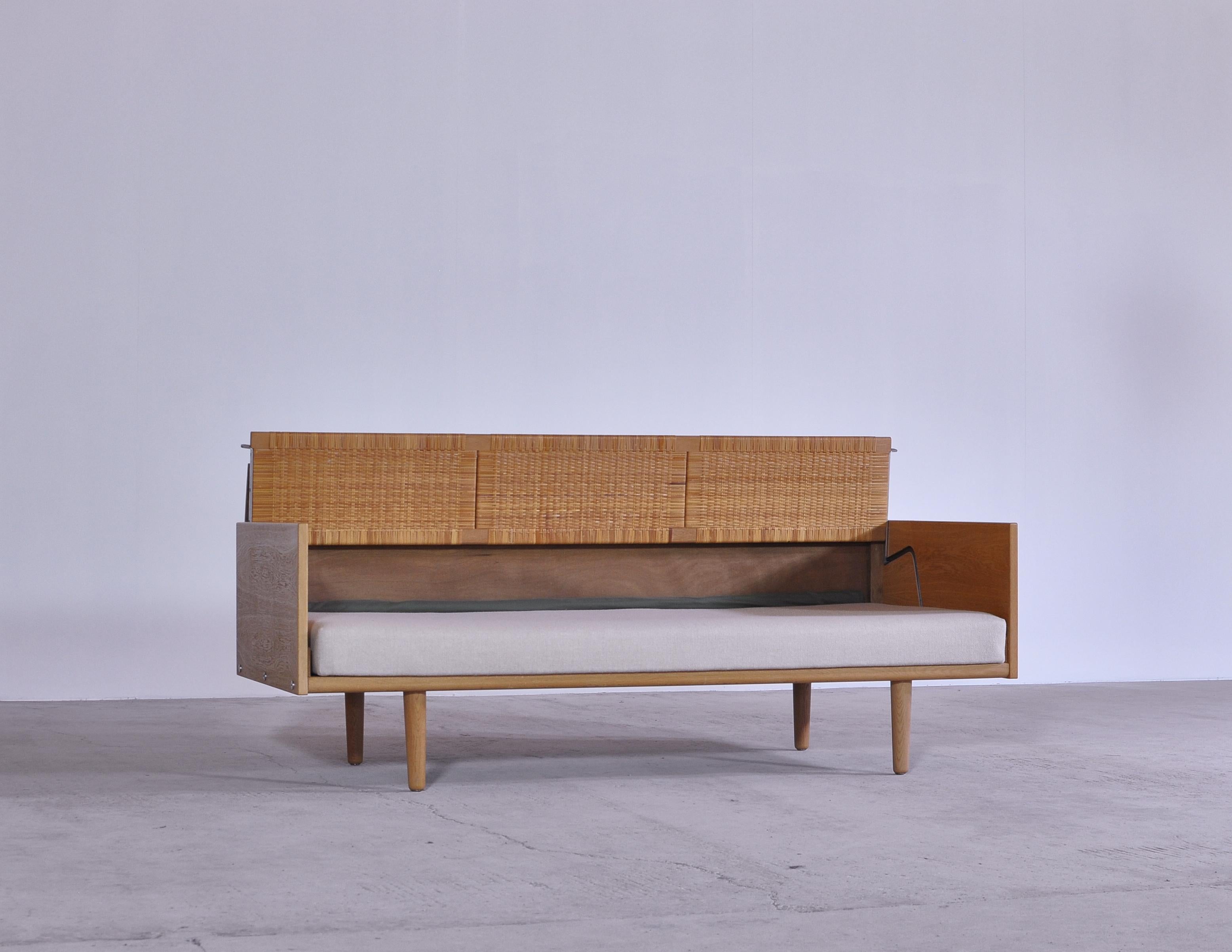 Hans J. Wegner 1950s Danish Modern Daybed in Oak and Rattan 