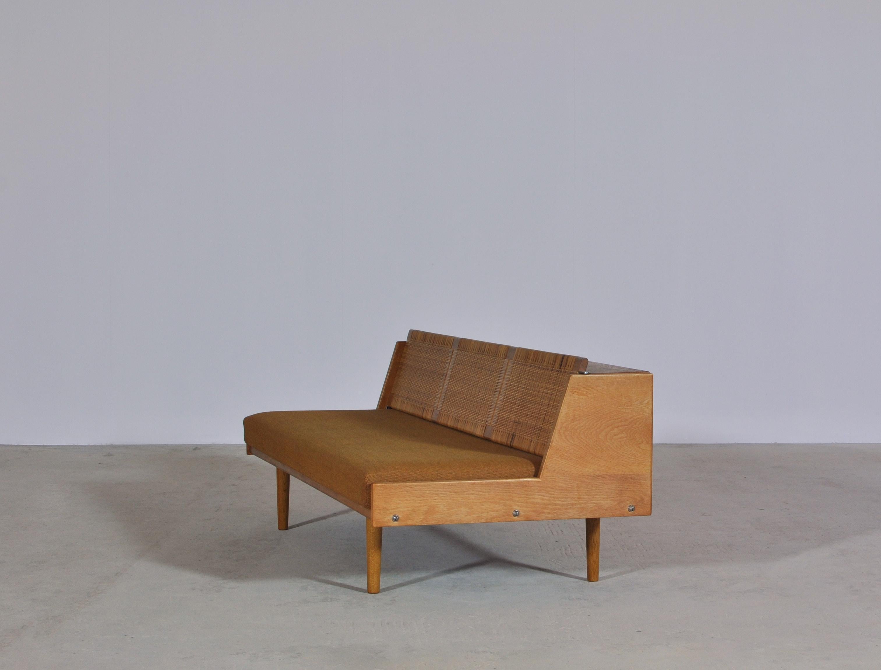 Hans J. Wegner 1950s Danish Modern Daybed in Oak and Rattan 