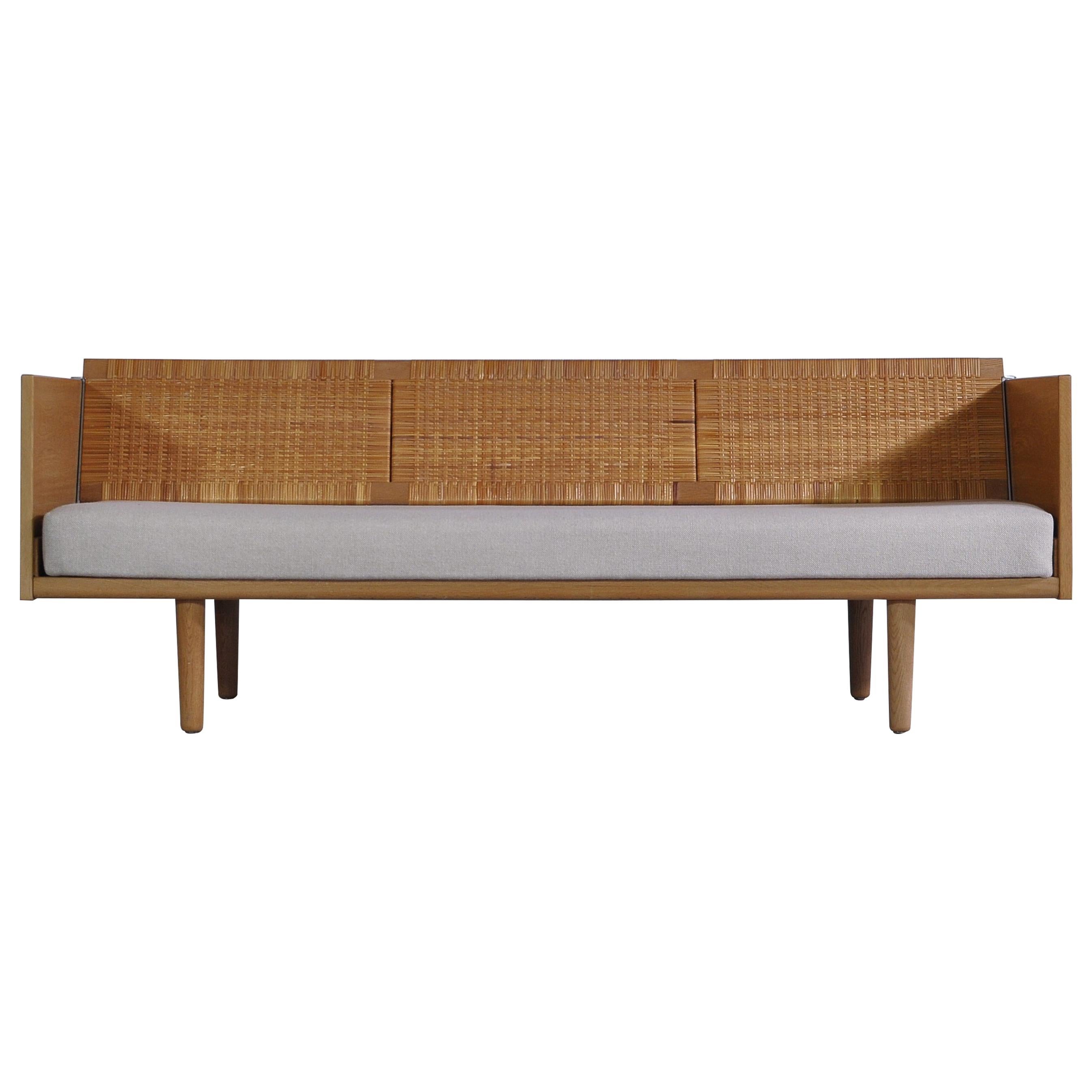 Hans J. Wegner 1950s Danish Modern Daybed in Oak and Rattan "GE7" Made at GETAMA