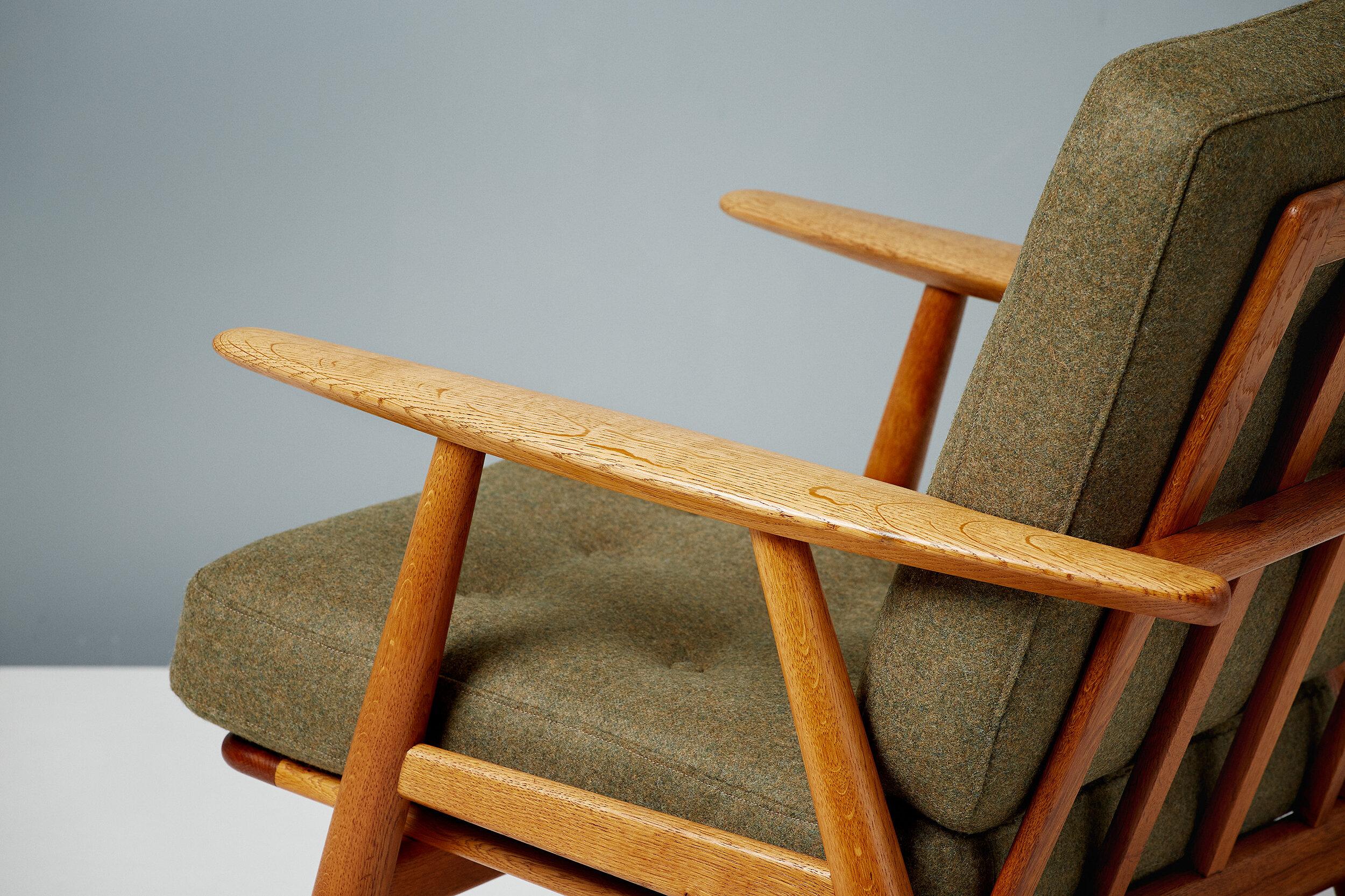 Hans J. Wegner 1950s Oak Cigar' Chair For Pat In Excellent Condition For Sale In London, GB