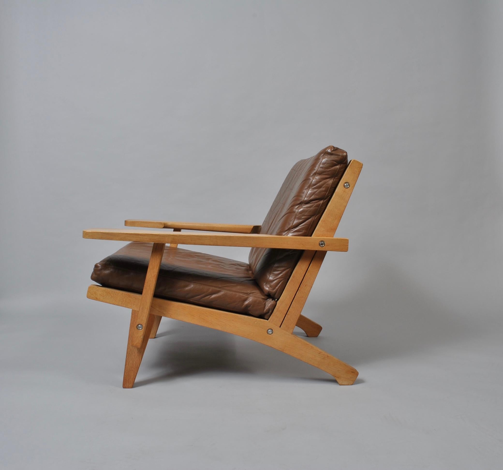 Leather Hans J Wegner, 1960s Oak Lounge Chair, Getama