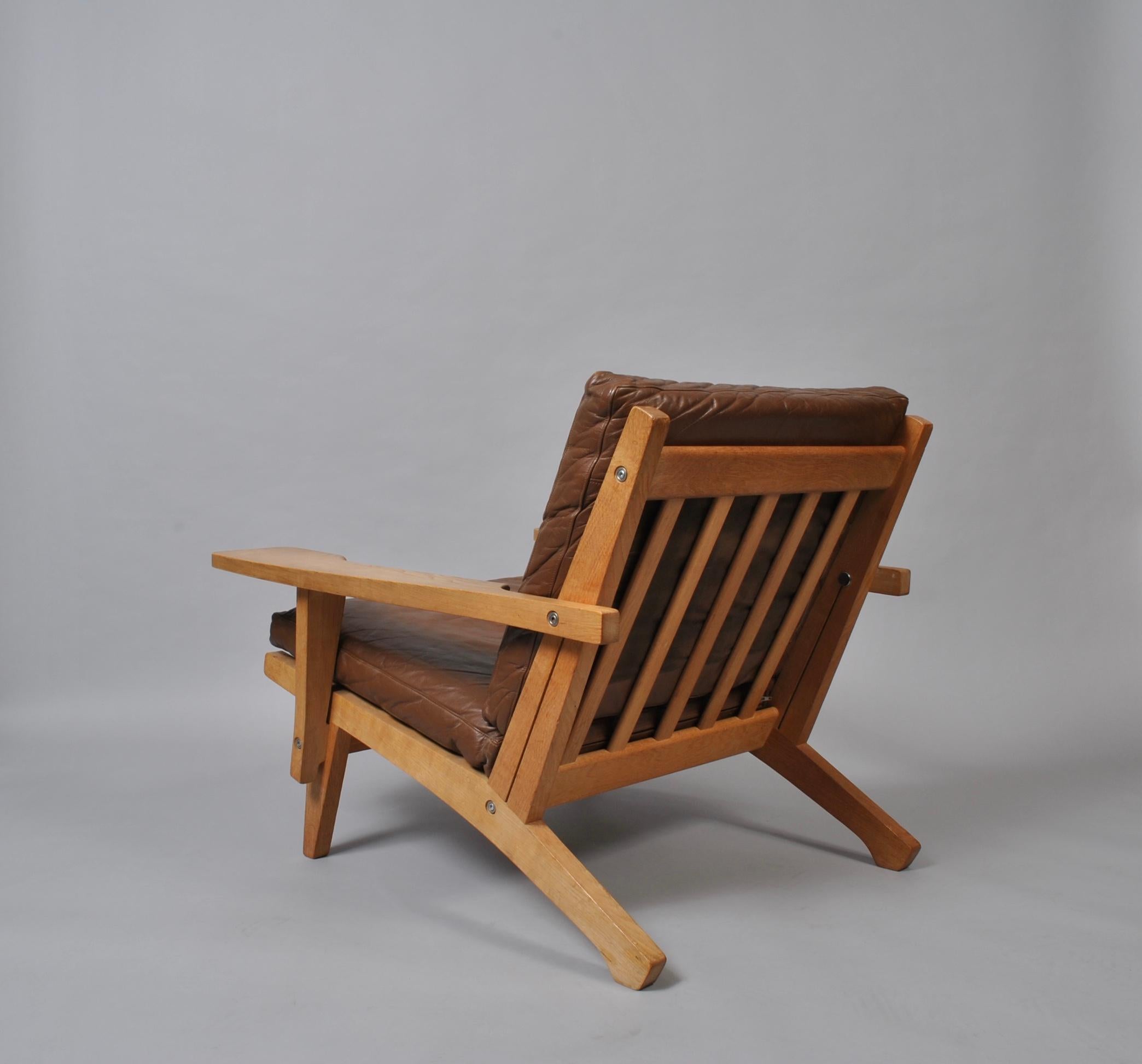 Leather Hans J Wegner, 1960s Oak Lounge Chair, GETAMA