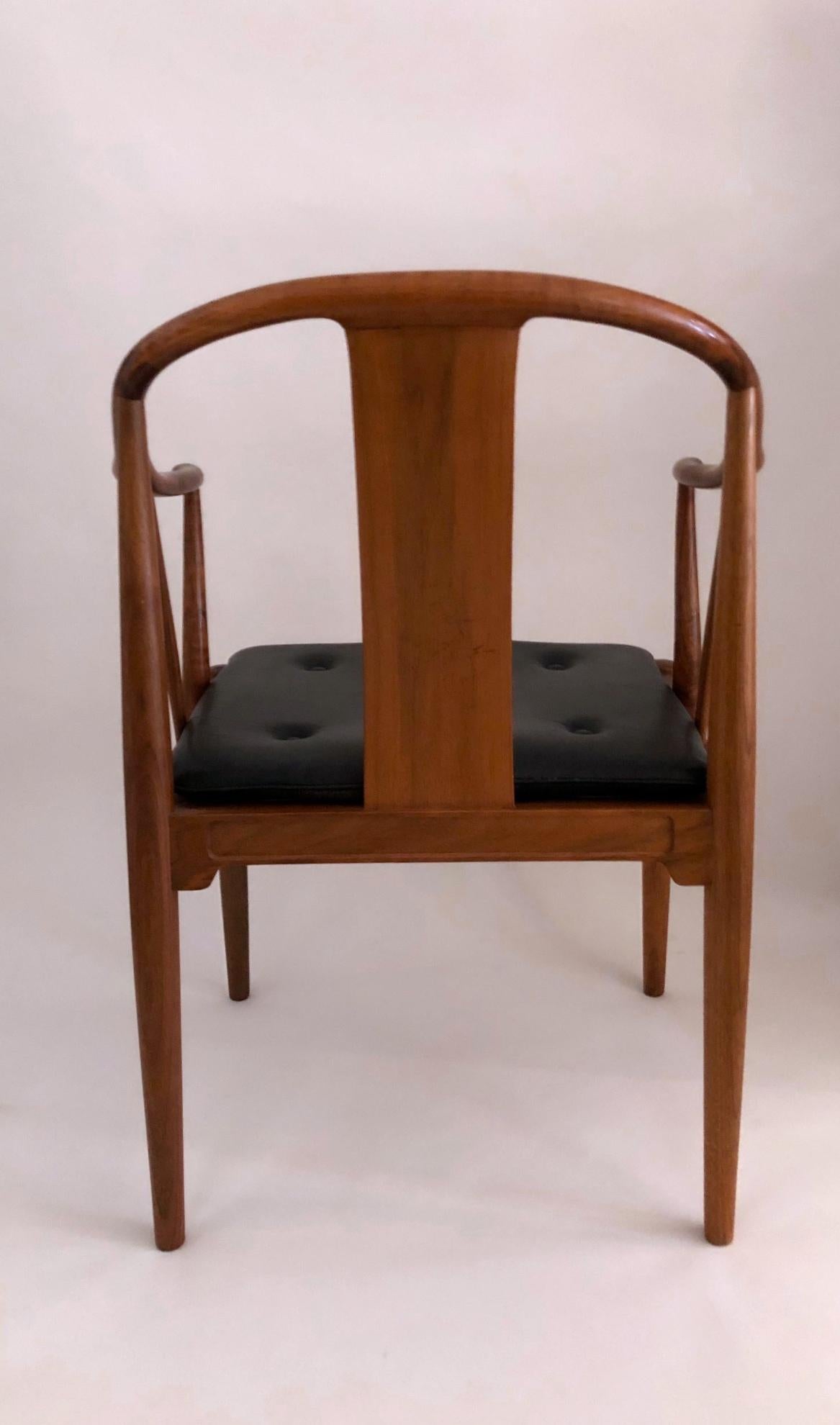 Hans J. Wegner, a Pair of 1977 Limited Edition Walnut Armchairs “China Chairs” 3