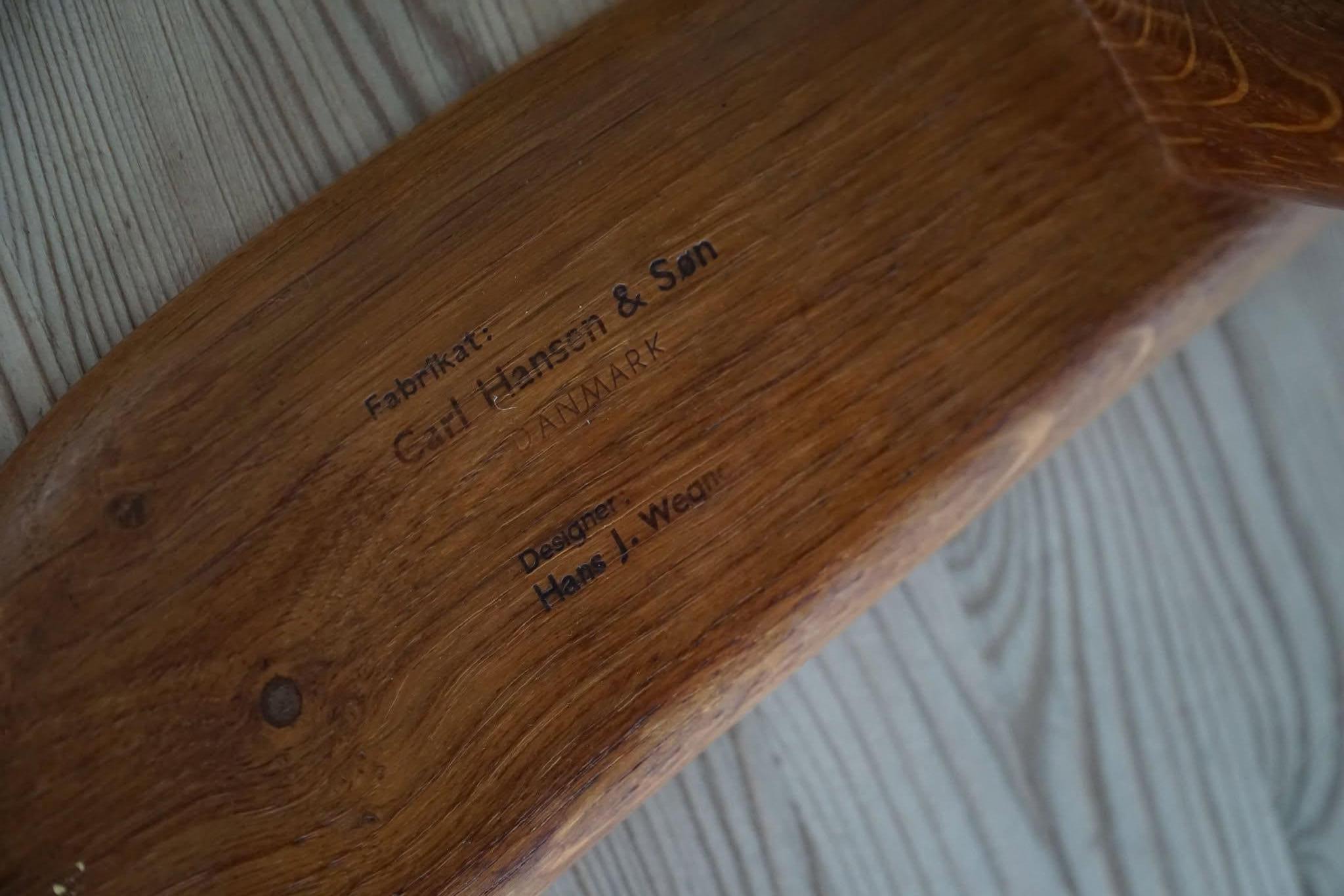 Hans J. Wegner, Pareja de butacas CH22 en roble, estilo moderno danés, años 50 en venta 7