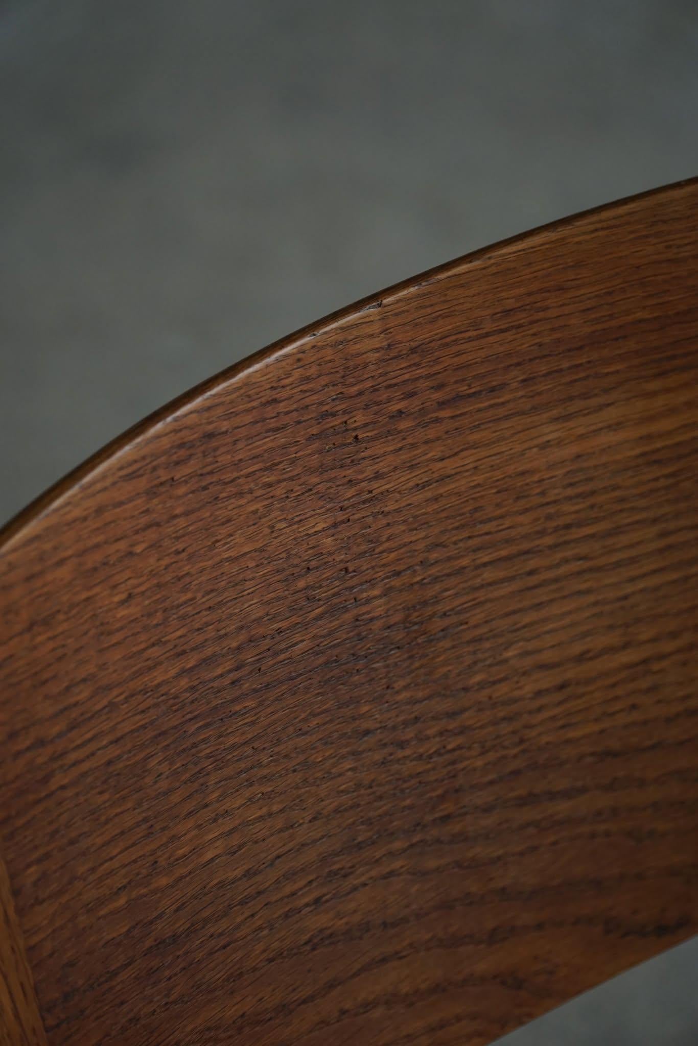 Hans J. Wegner, Pareja de butacas CH22 en roble, estilo moderno danés, años 50 en venta 10