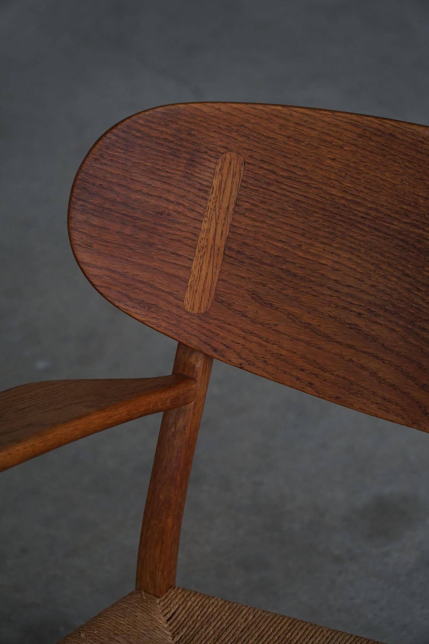Hans J. Wegner, Pareja de butacas CH22 en roble, estilo moderno danés, años 50 en venta 12