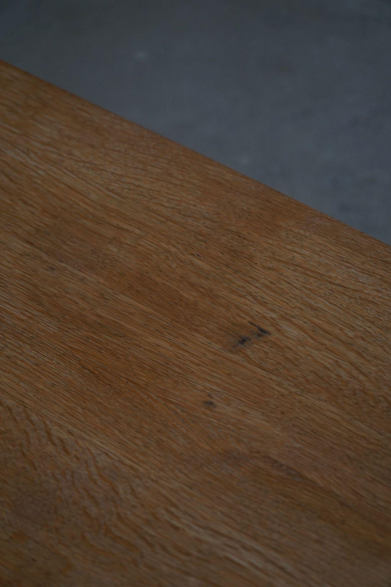 Hans J. Wegner, Table basse carrée en Oak, milieu du siècle danois, années 1960 en vente 1