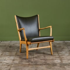 Hans J. Wegner AP-16 Lounge Chair, Oak Frame, Green Leather, 1950s