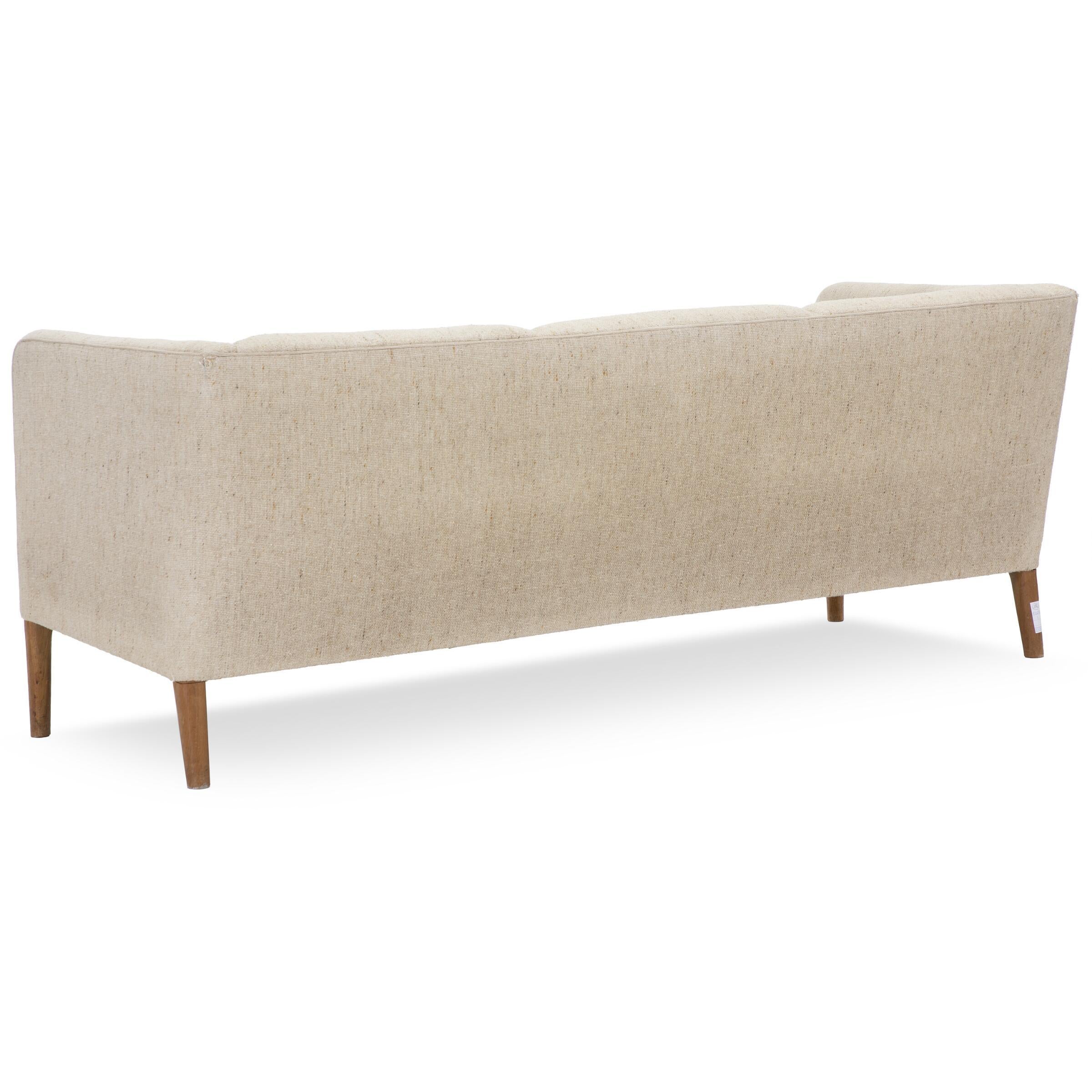 Hans J. Wegner: “AP 18”, Wool and Oak Three Seater Sofa Moderno de mediados de siglo