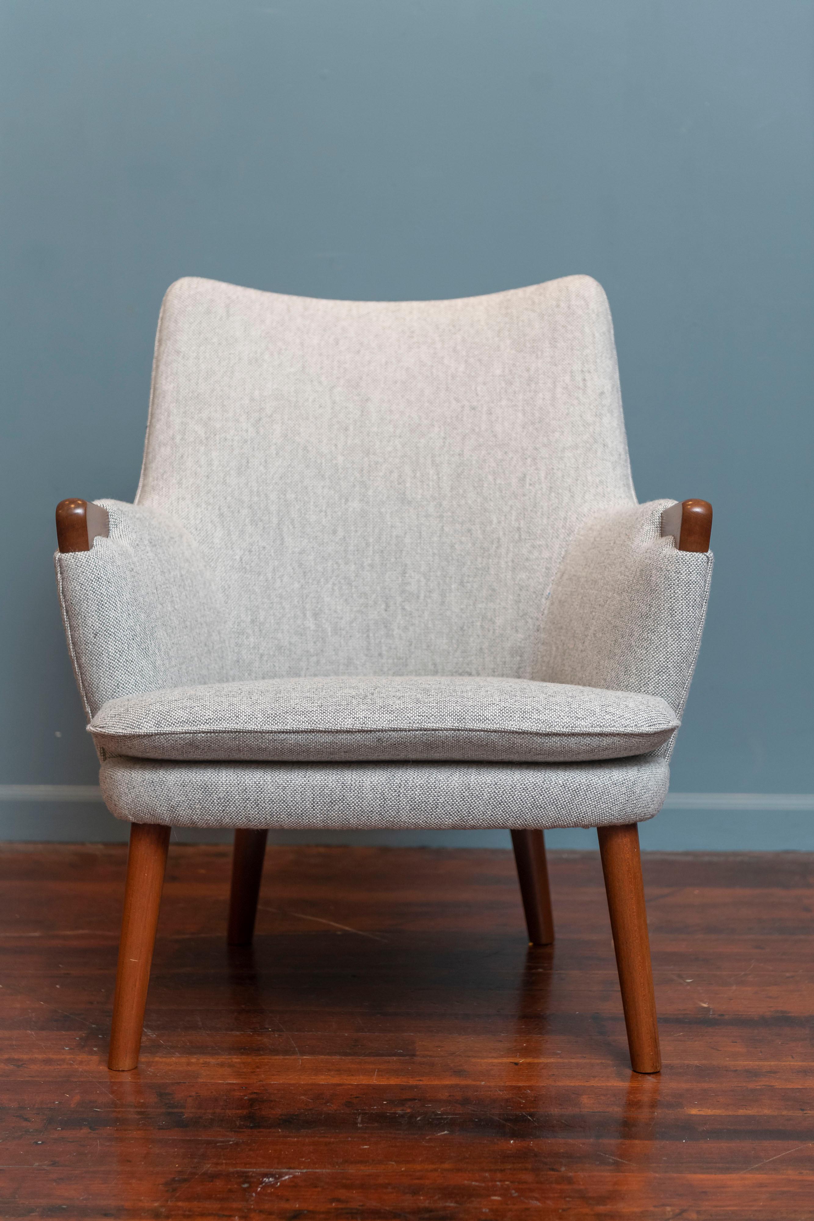 Danish Hans J. Wegner AP-20 Lounge Chair
