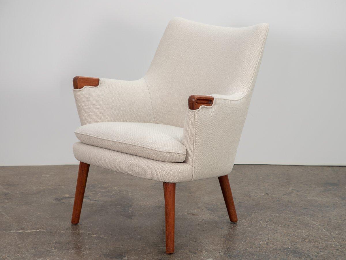 20ième siècle Hans J. Wegner AP-20 Mini Bear Lounge Chairs - Paire   en vente