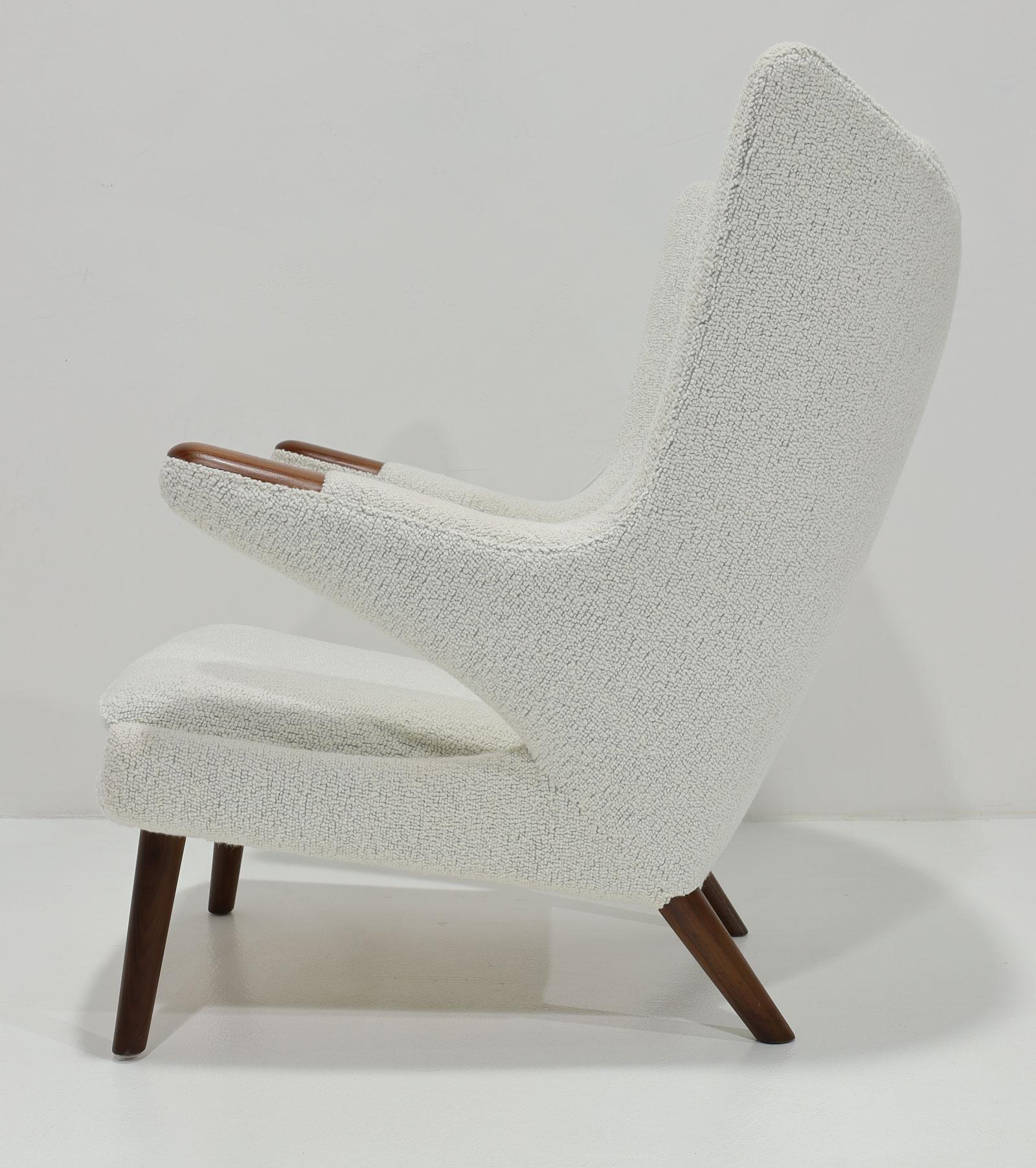 Hans J. Wegner AP19 Papa Bear Chair  For Sale 1