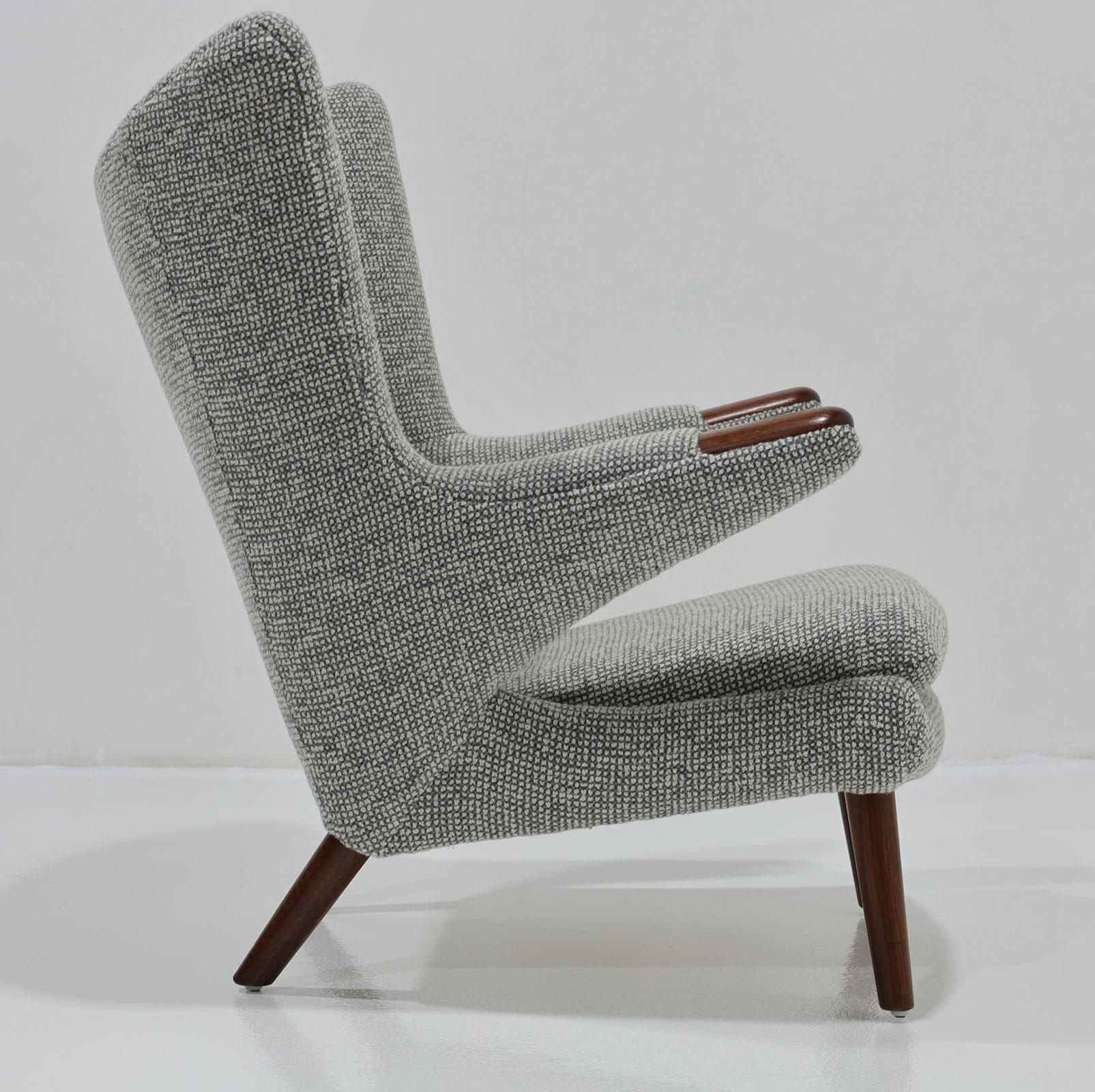 20th Century Hans J. Wegner AP19 Papa Bear Chair in Maharam Wool Boucle' For Sale
