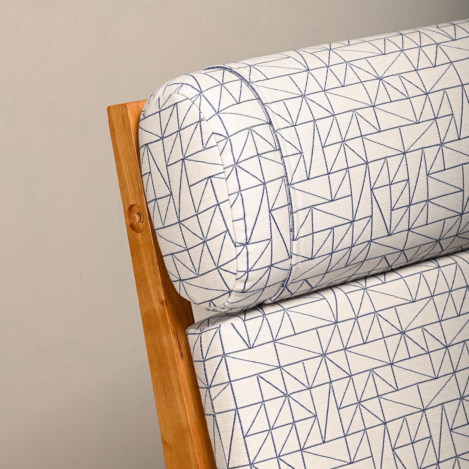 Hans J. Wegner AP71 Loungesessel, Eiche und Grafikstoff für AP Stolen, Dänemark im Angebot 7