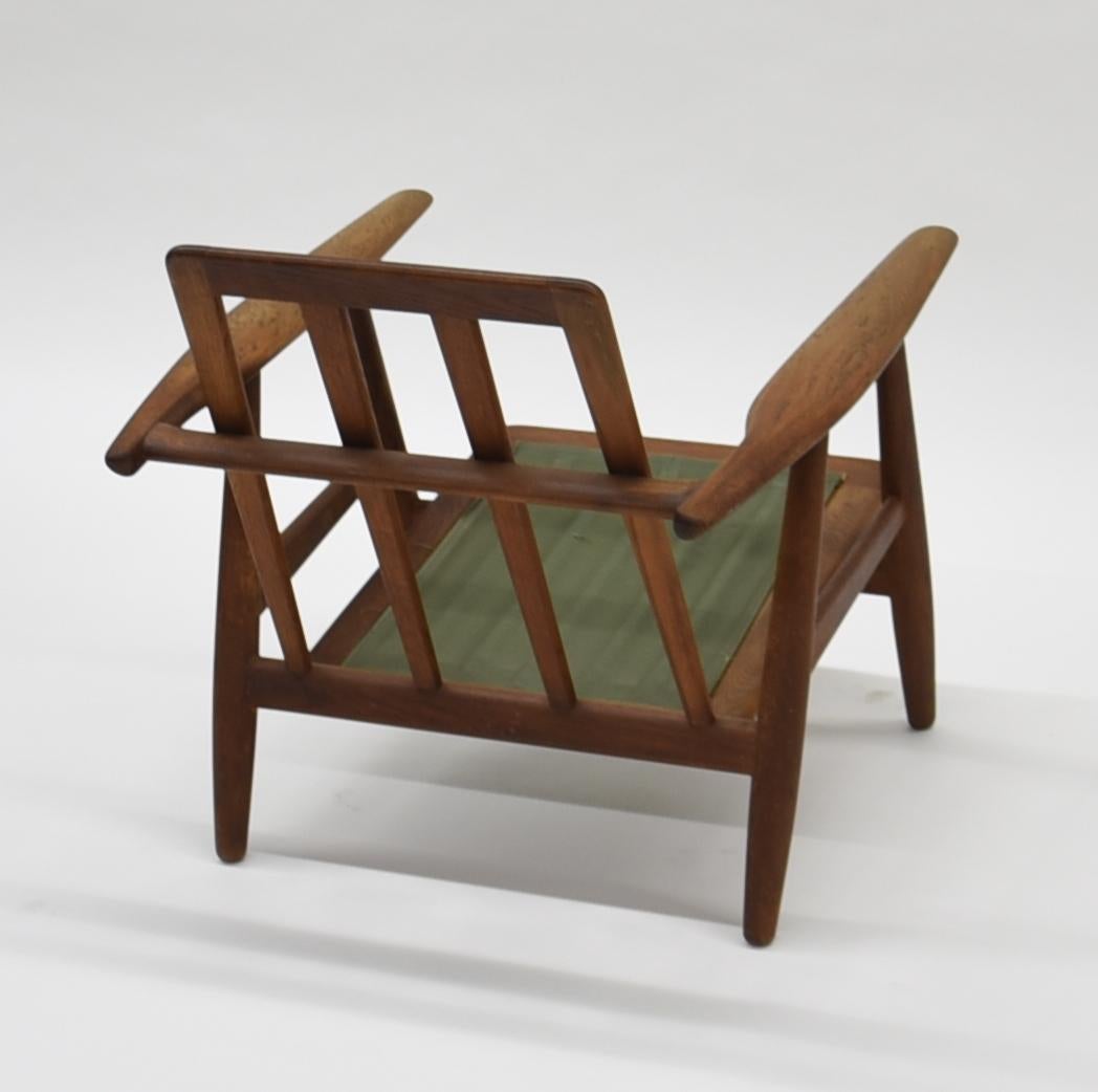 Hans J. Wegner Armchair Cigaren Model GE-240, Teak and Oak GE240 Chair In Fair Condition For Sale In Hamburg, HH