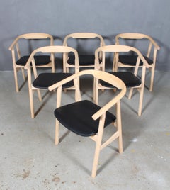 Hans J. Wegner Armchairs, Model GE-525, Beech and Aniline Leather, GETAMA