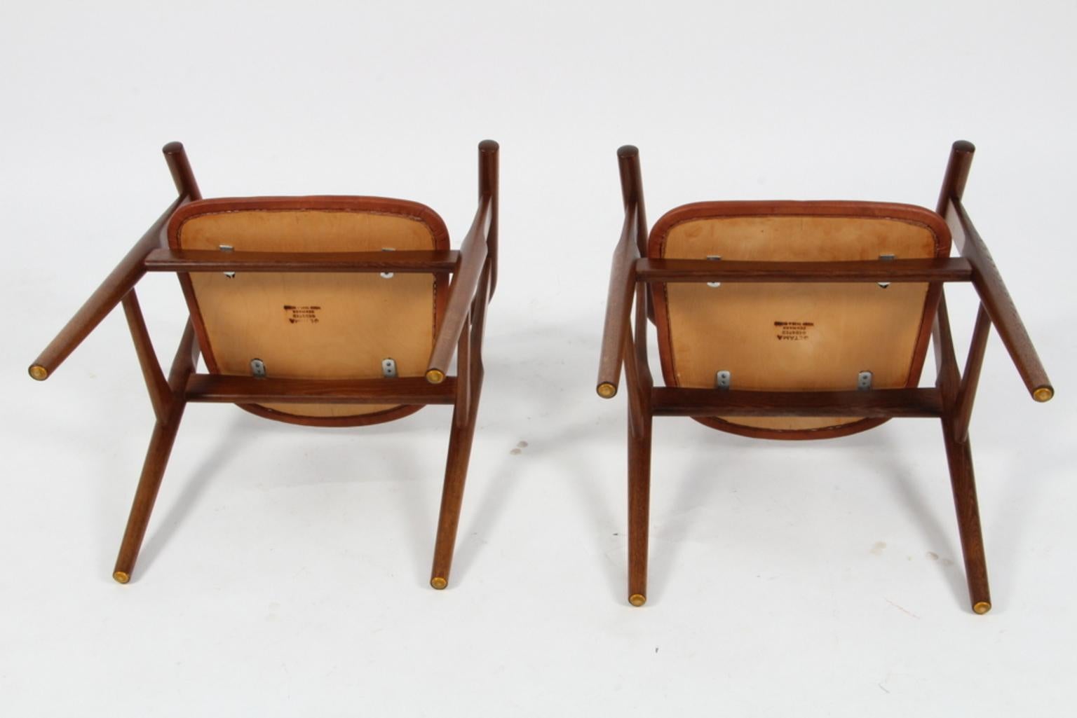 Hans J. Wegner Armchairs, Model GE-525, Smoked Oak and Aniline Leather, GETAMA In Good Condition In Esbjerg, DK