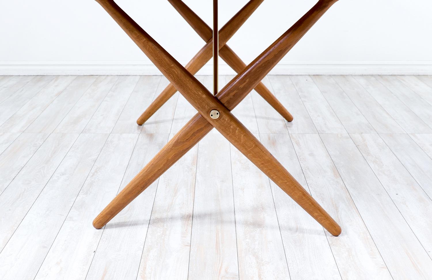 Hans J. Wegner AT-303 “Sabre” Dining Table for Andreas Tuck For Sale 3
